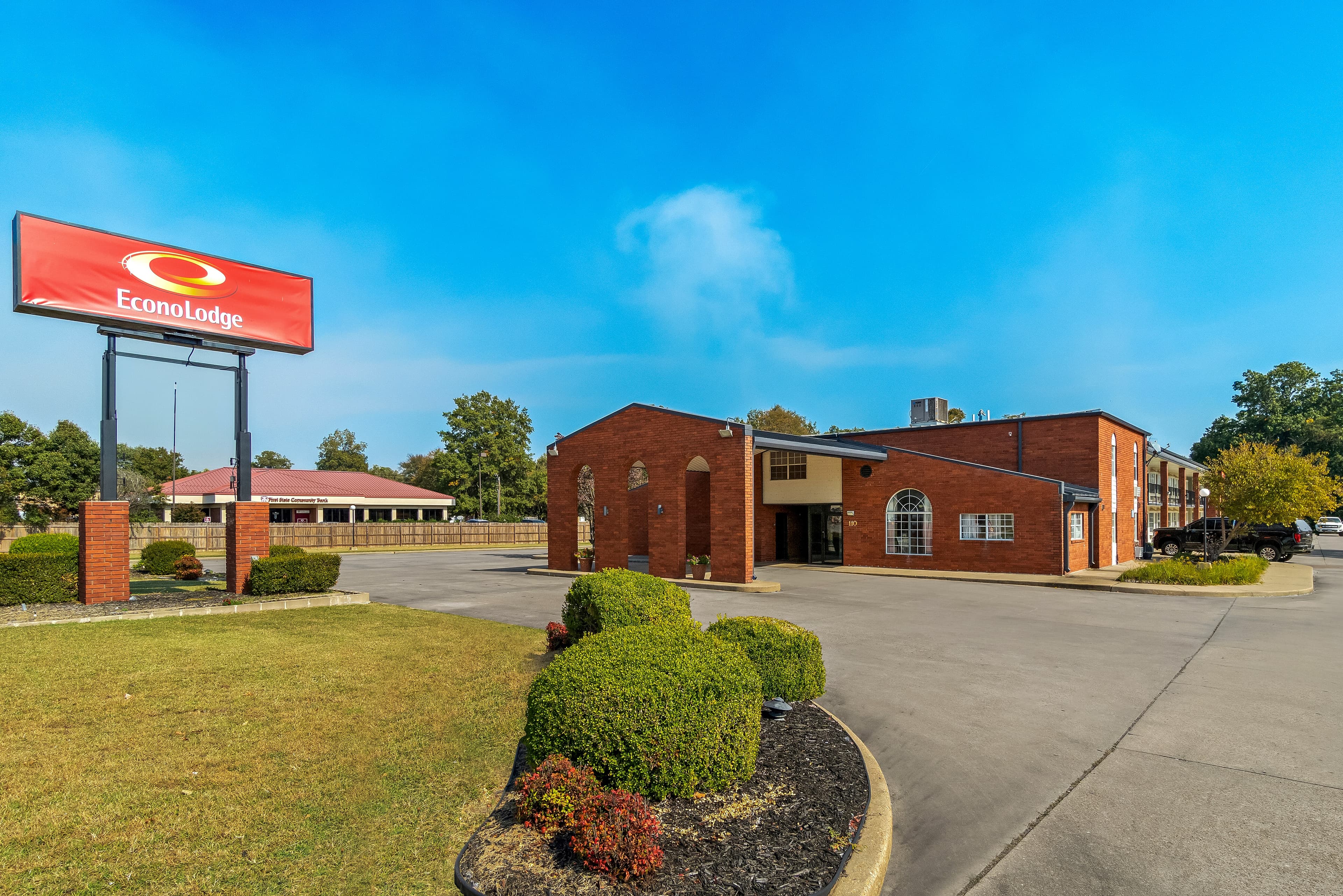 Econo Lodge Kennett - Image 1