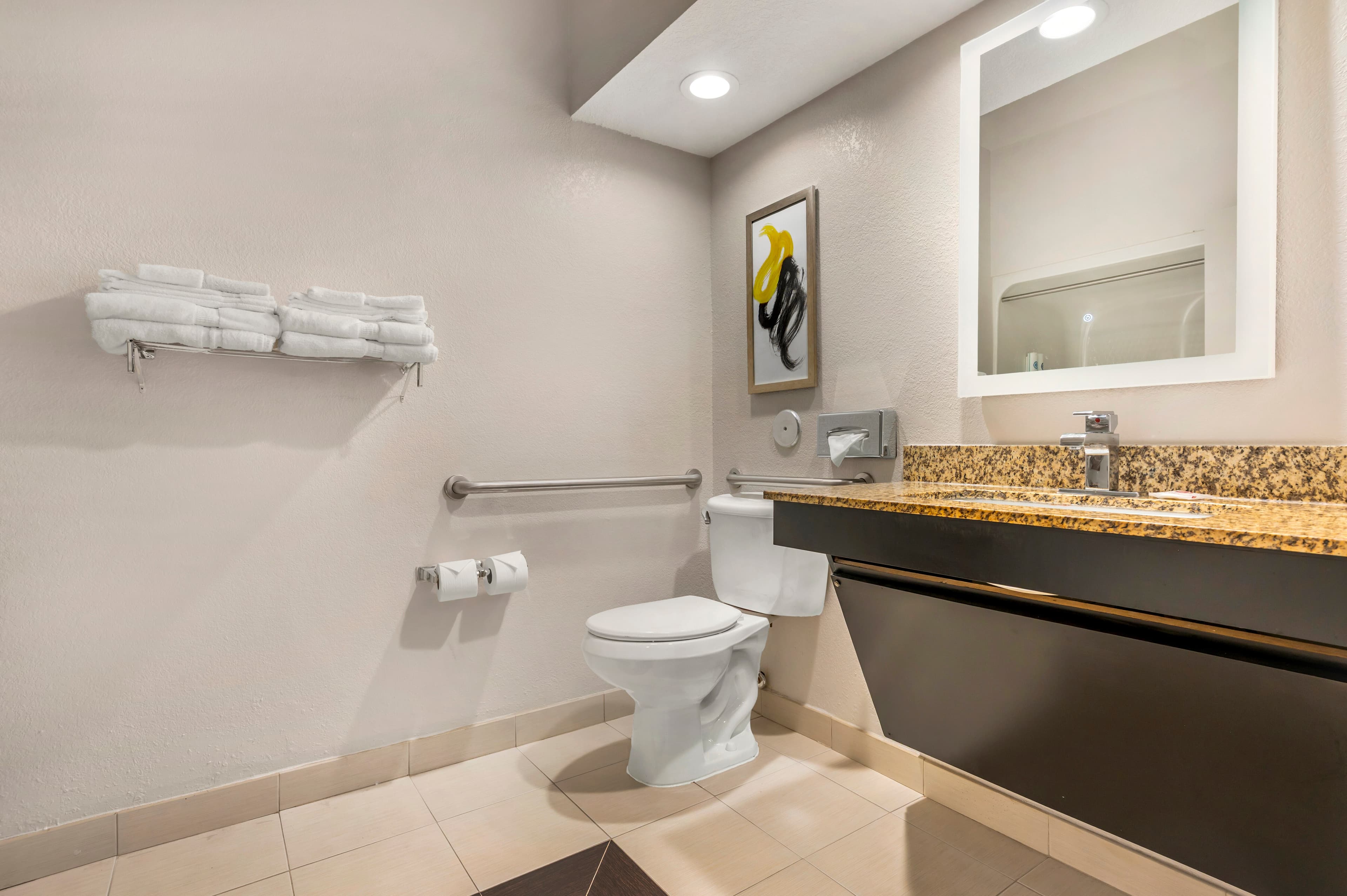 Comfort Inn & Suites Saint Louis Lafayette Square — 15