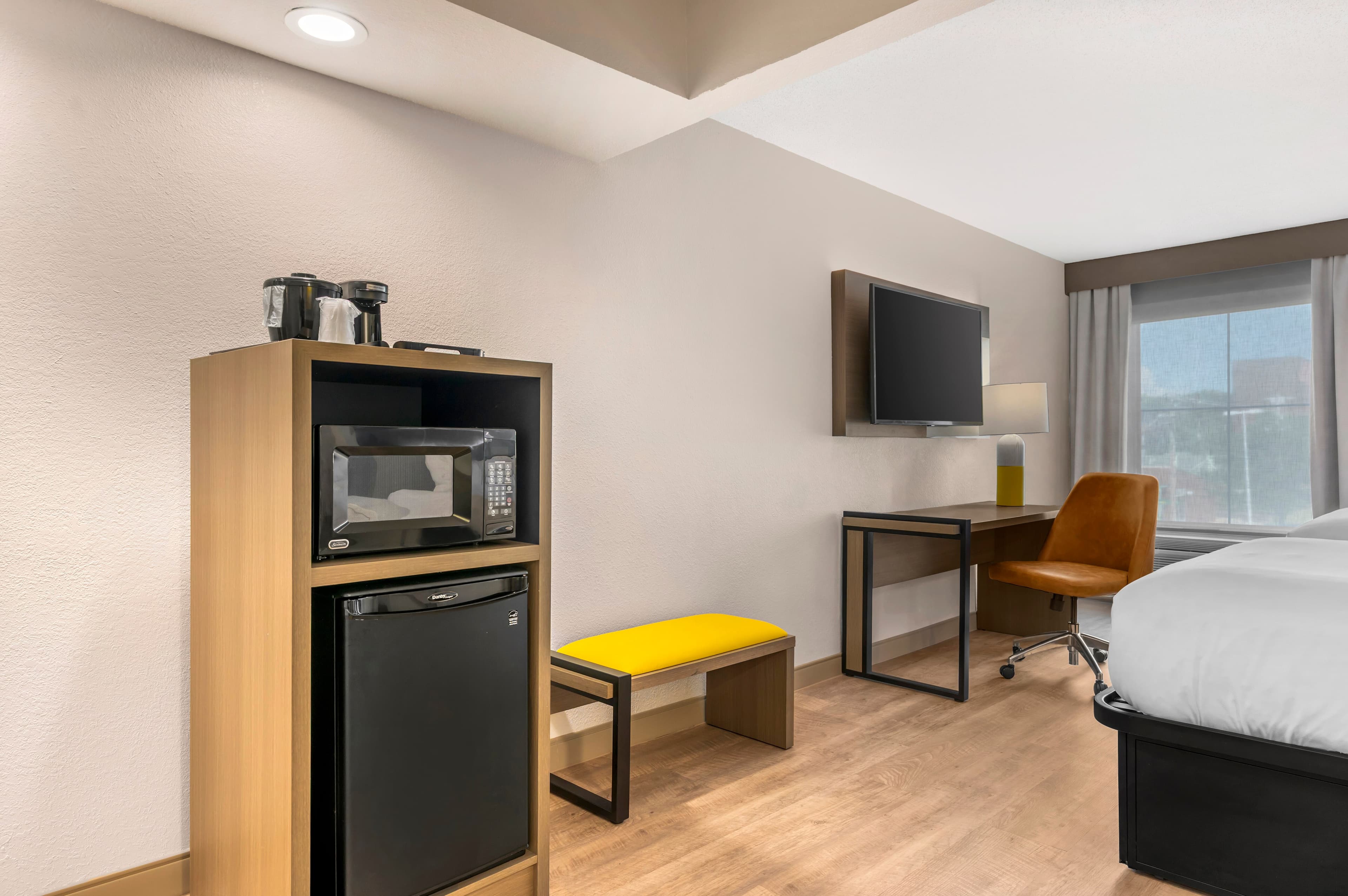 Comfort Inn & Suites Saint Louis Lafayette Square — 18