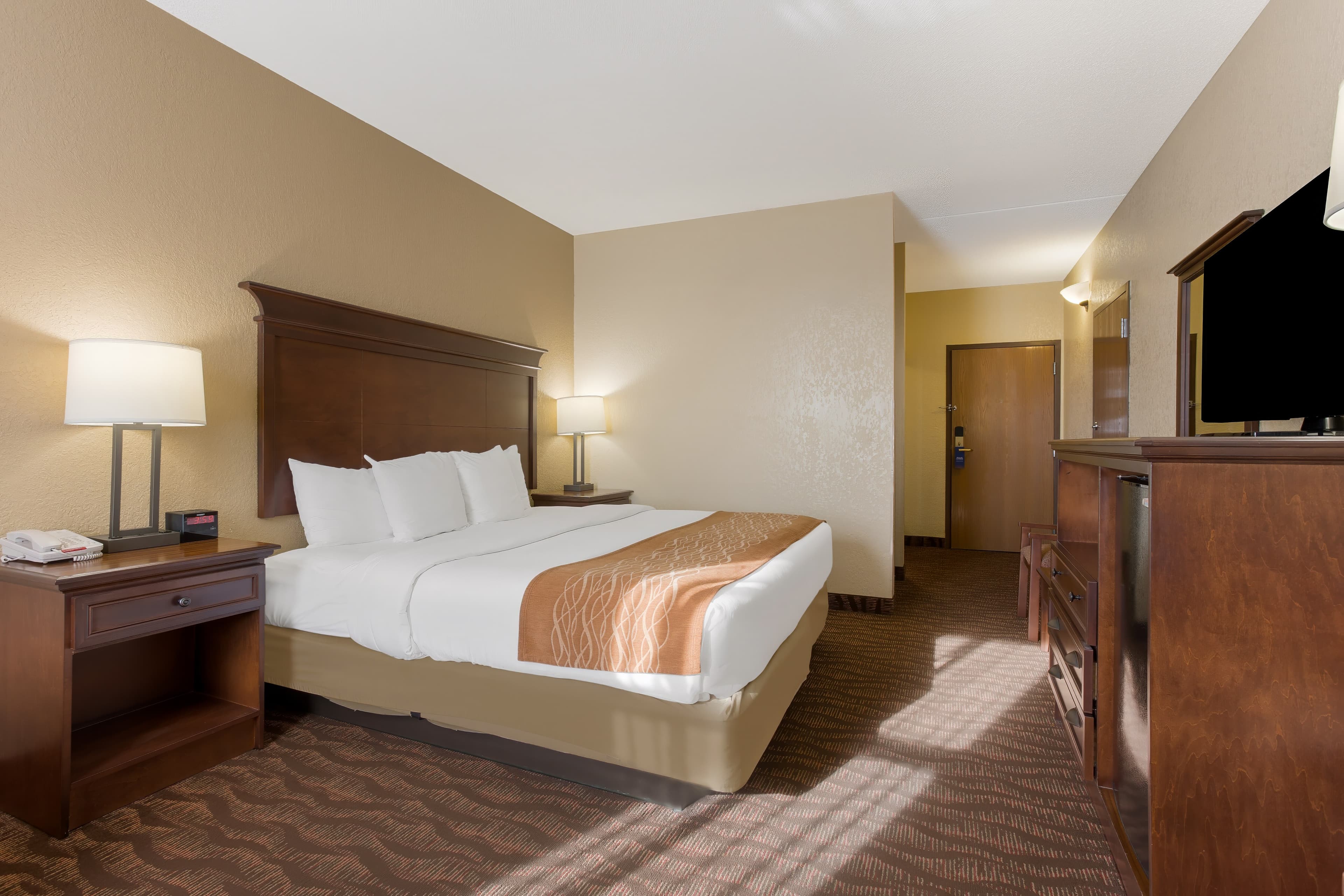 Comfort Inn & Suites Branson Meadows - Image 5