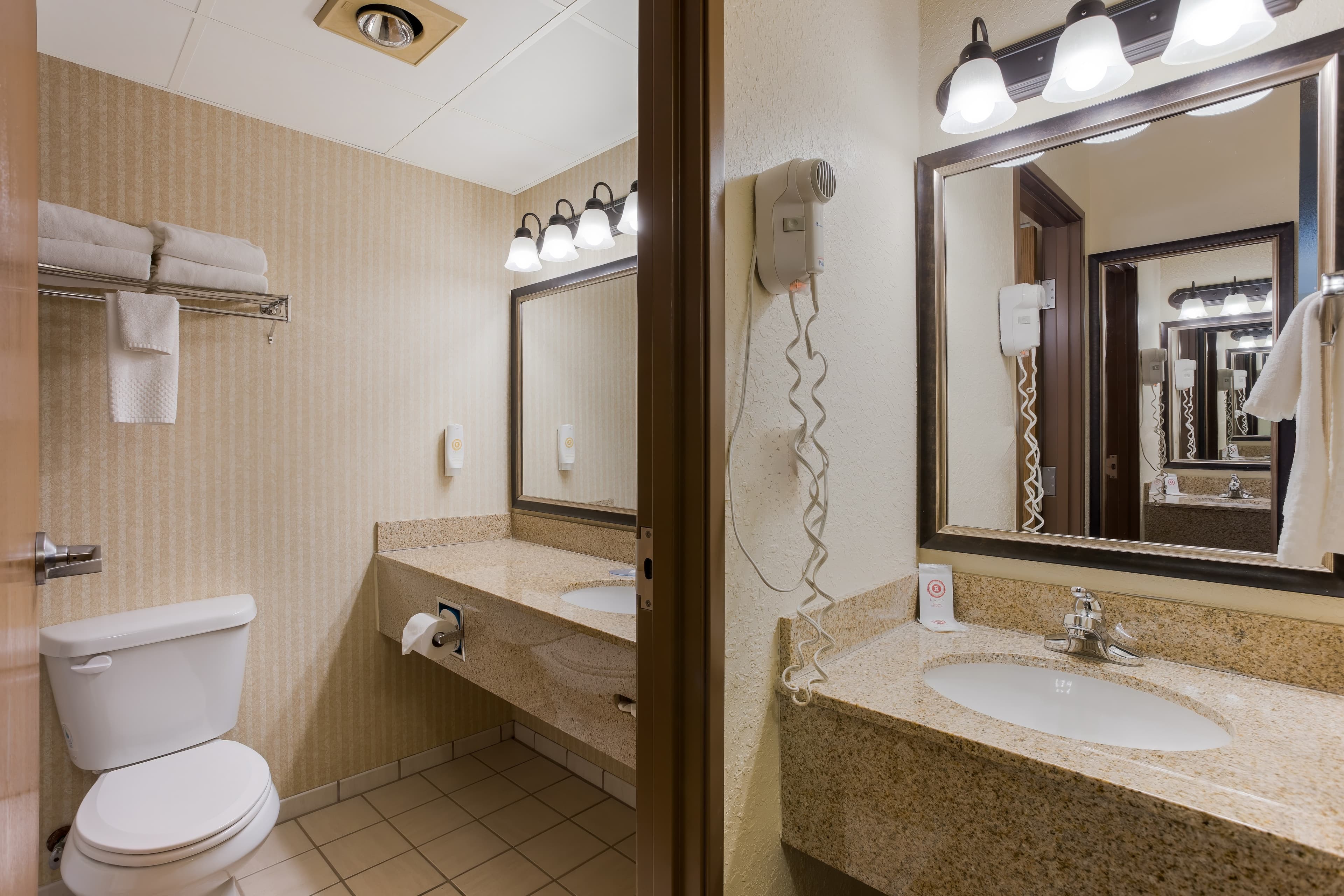 Comfort Inn & Suites Branson Meadows — 39