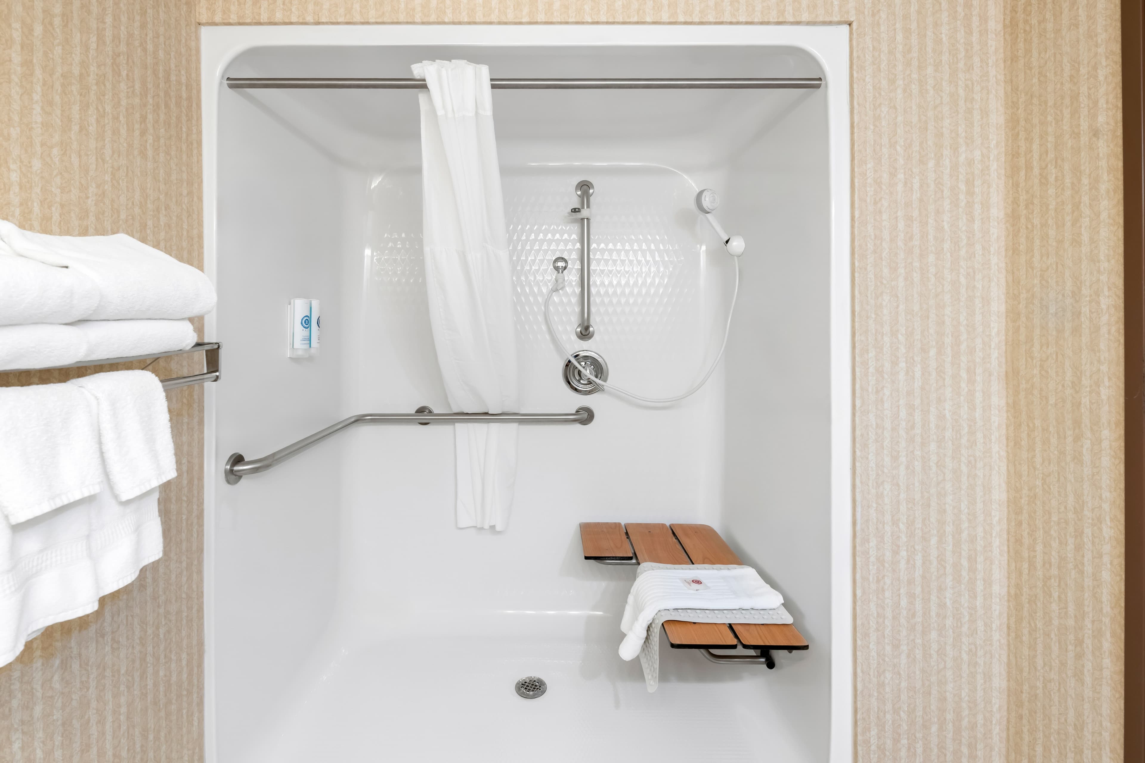 Comfort Inn & Suites Branson Meadows — 9
