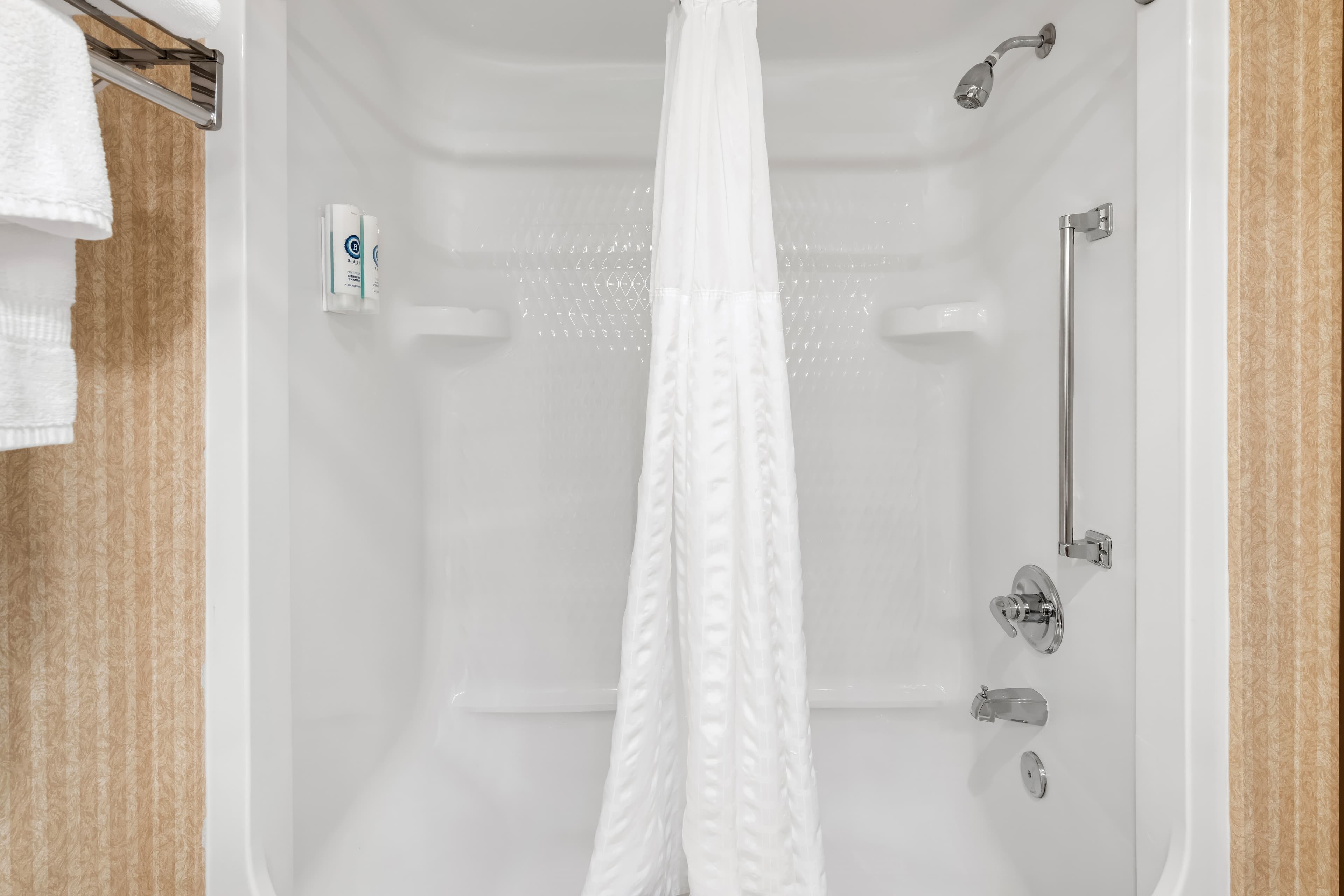 Comfort Inn & Suites Branson Meadows — 16