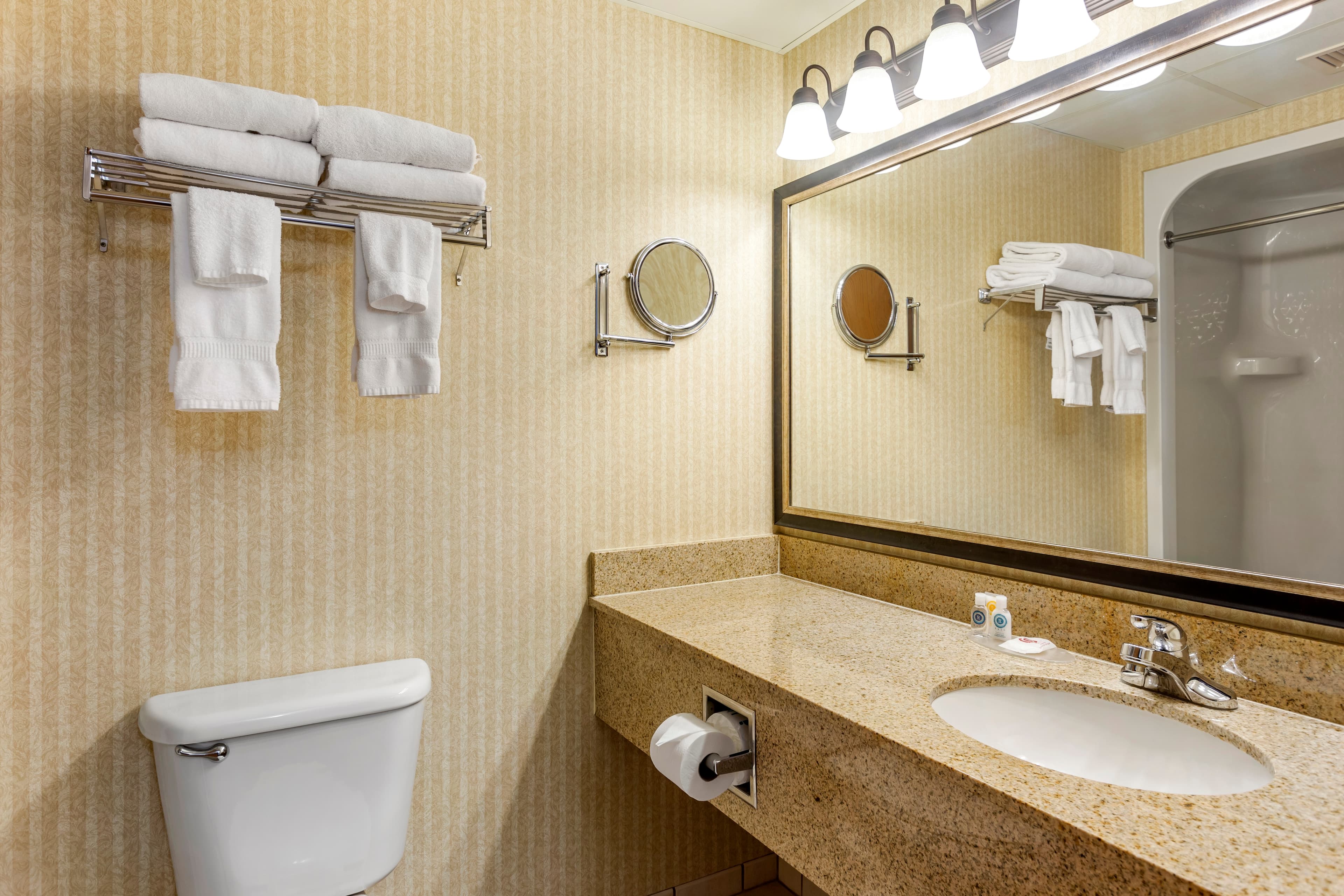 Comfort Inn & Suites Branson Meadows — 32