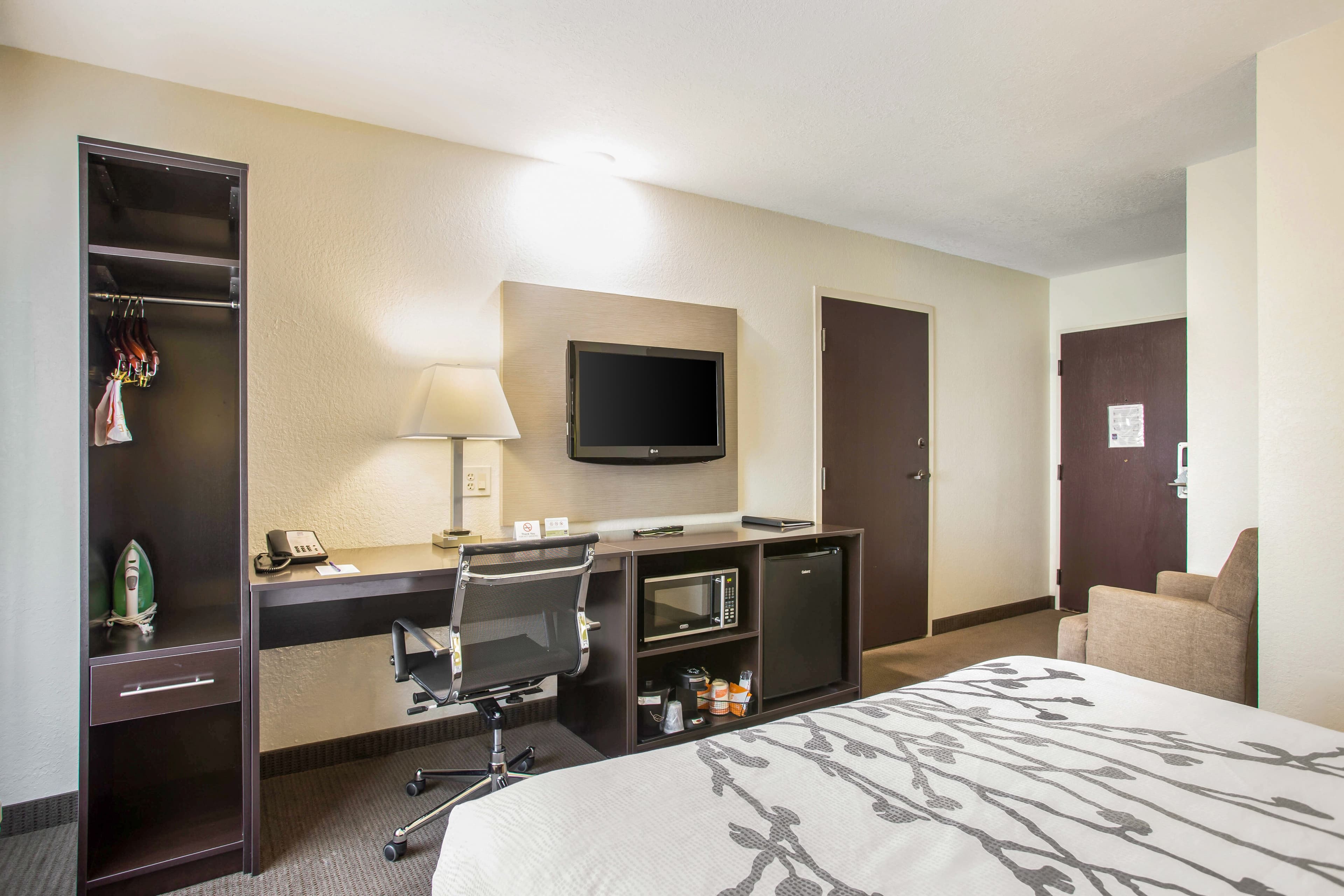 Quality Inn Kansas City International Airport — 7
