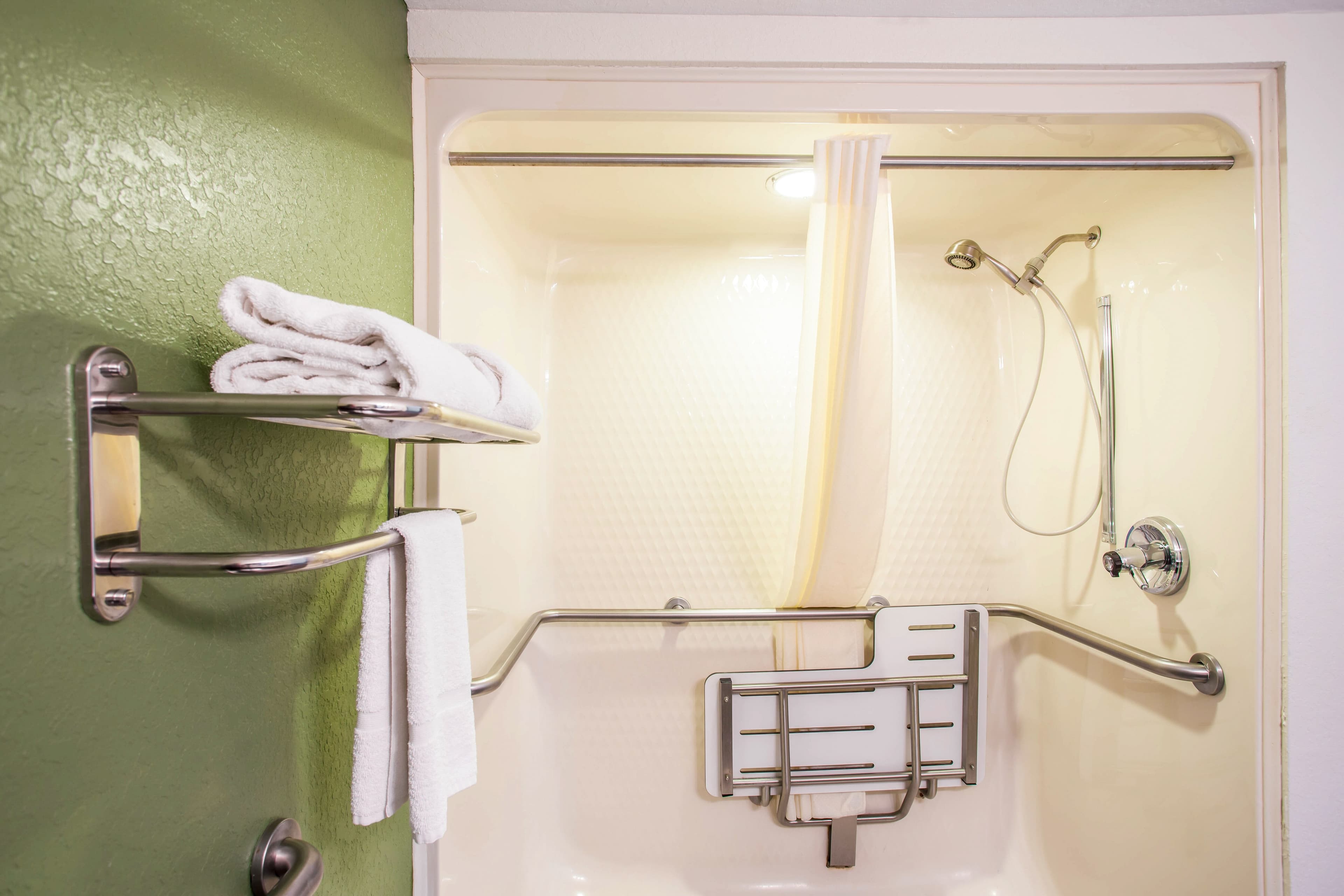 Quality Inn Kansas City International Airport — 8