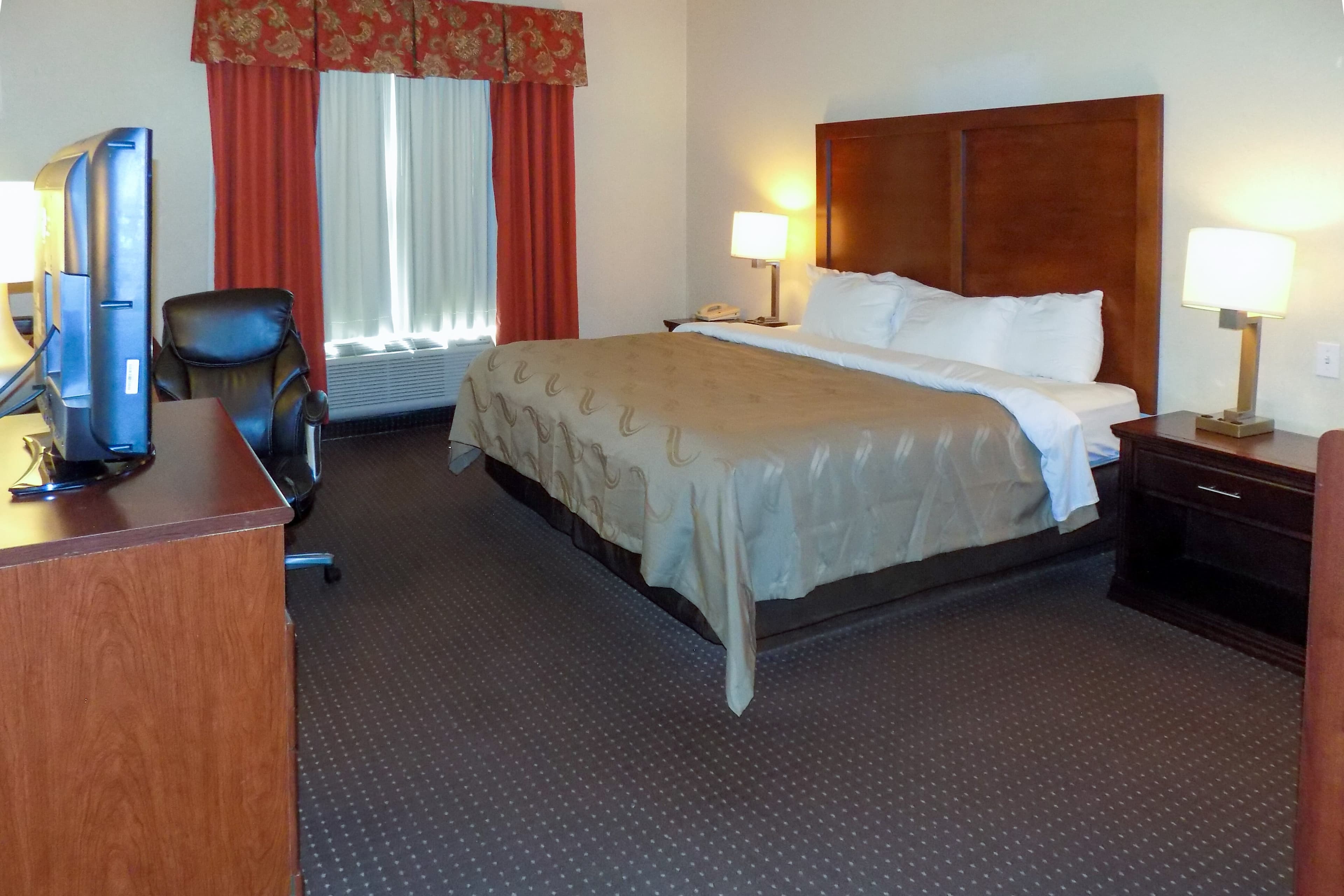 Quality Inn Kingdom City I-70 - Image 1