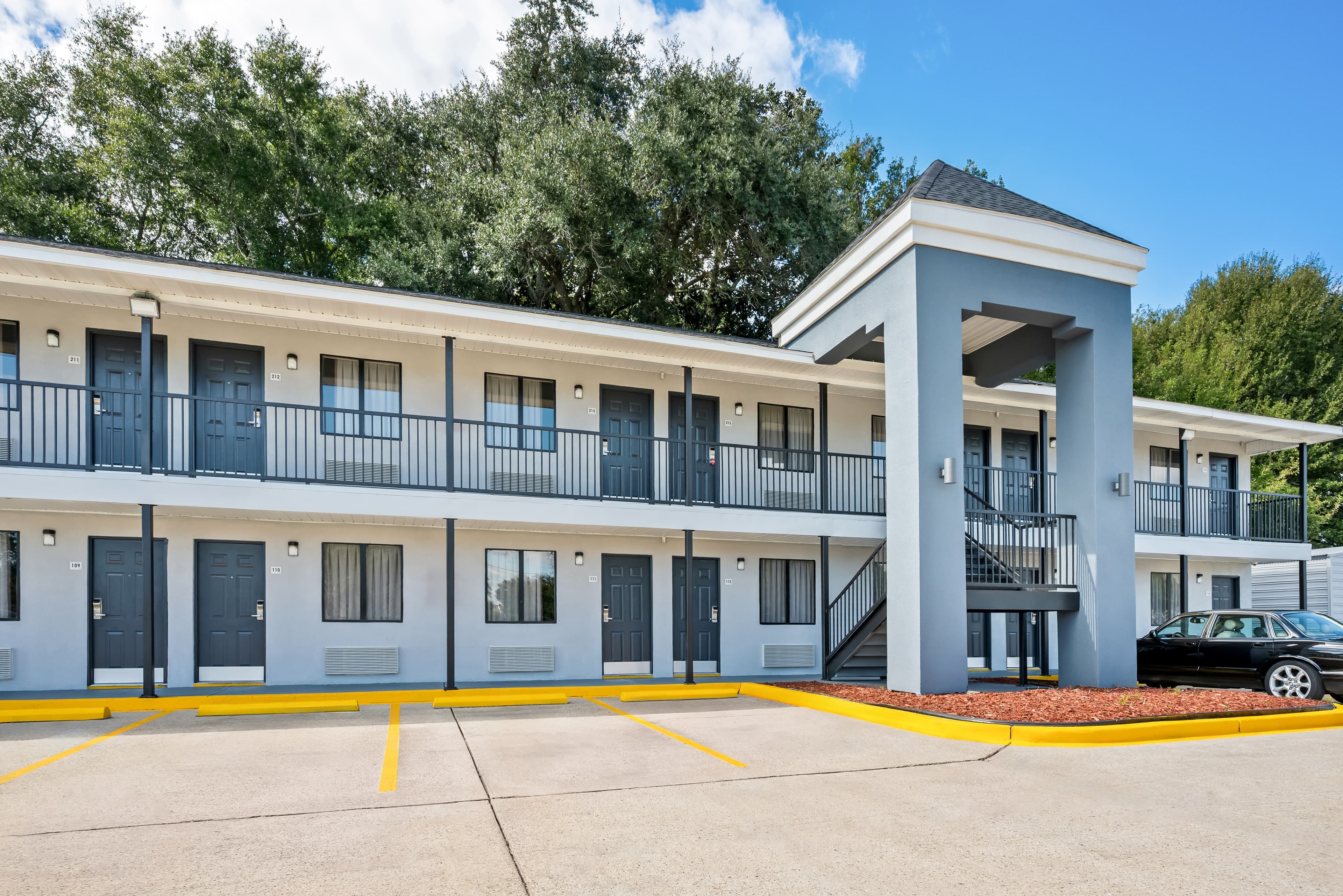 Econo Lodge Biloxi Beach - Image 1