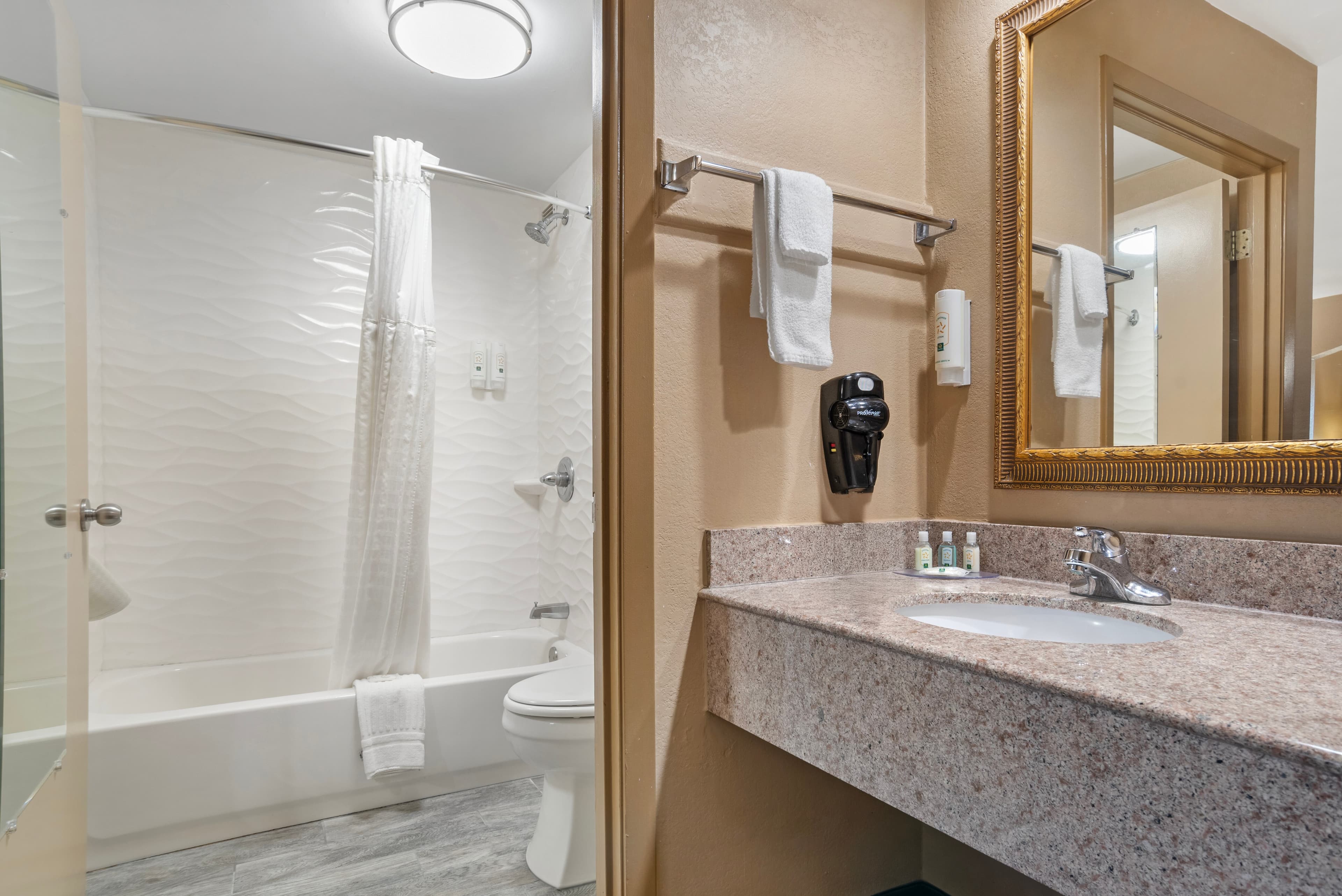 Quality Inn Brookhaven — 10