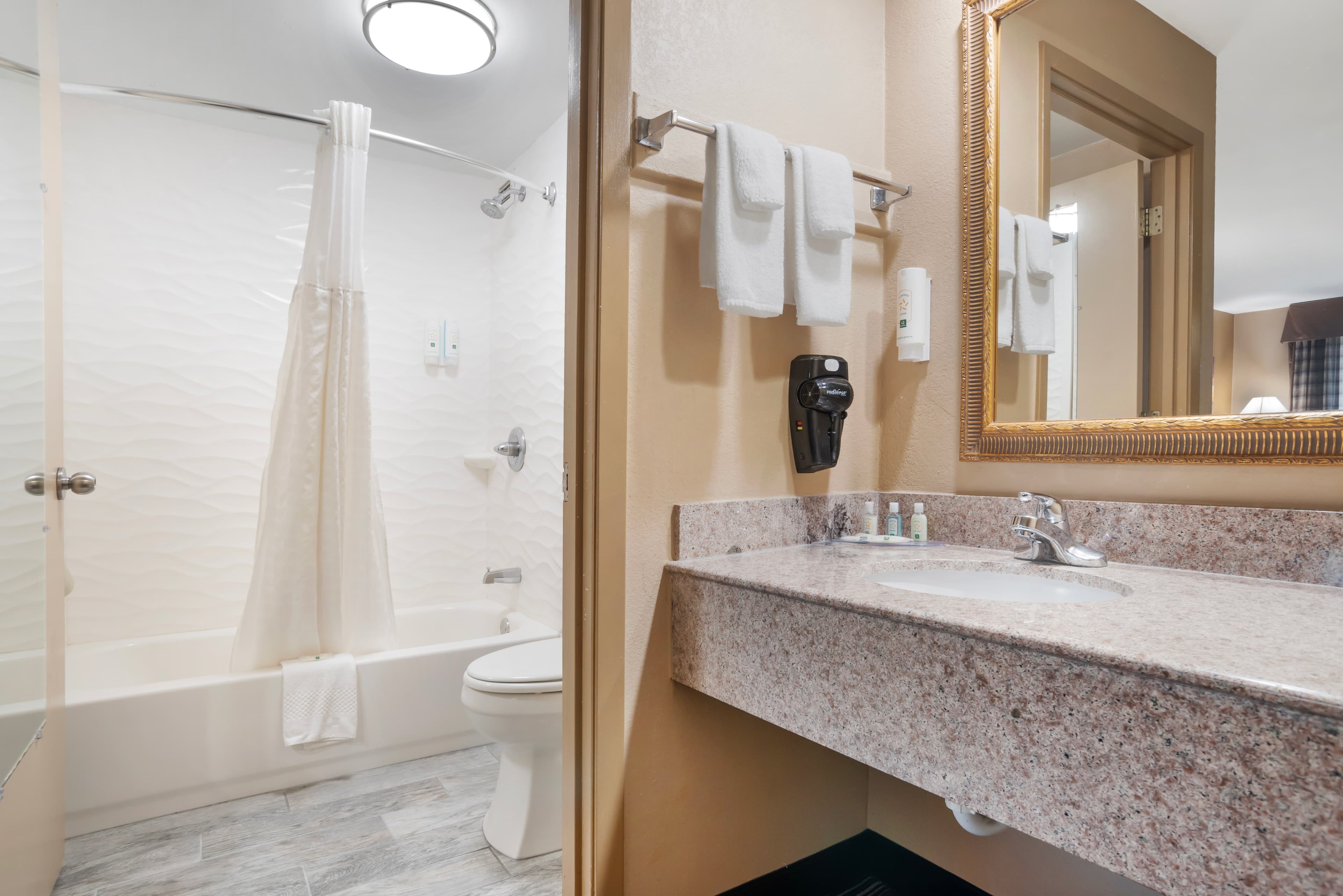 Quality Inn Brookhaven — 14