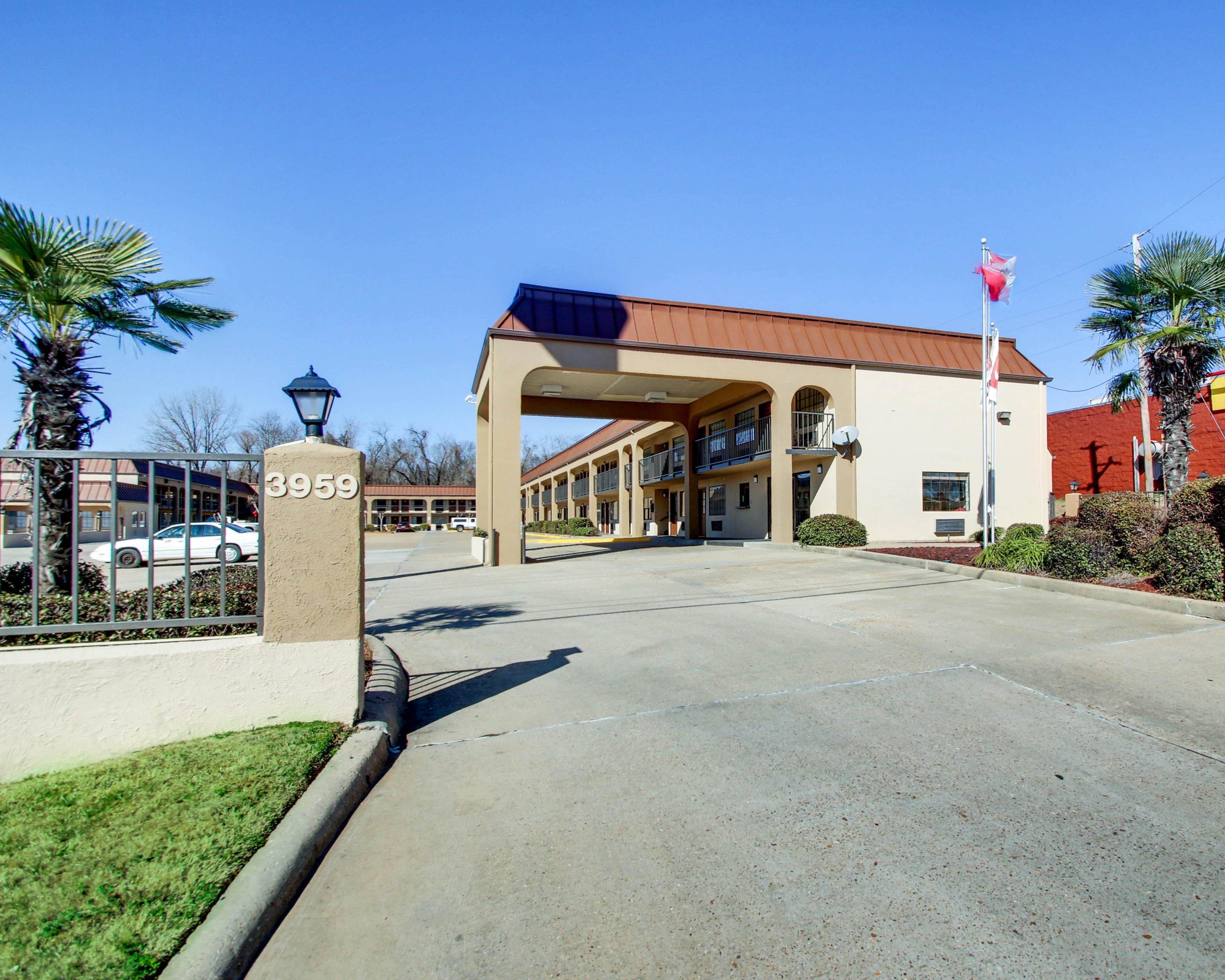 Econo Lodge Vicksburg - Image 1