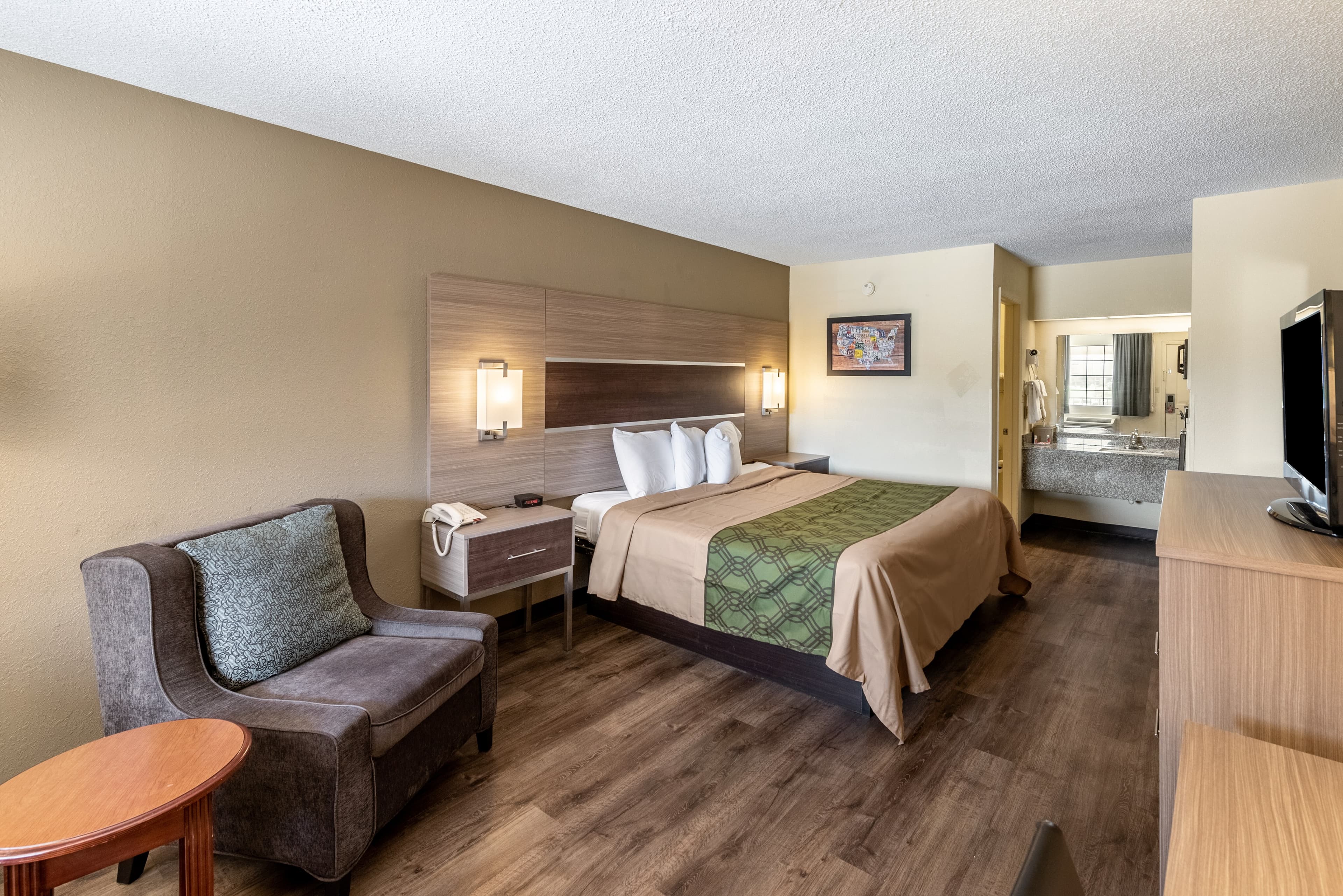 Econo Lodge Vicksburg — 6