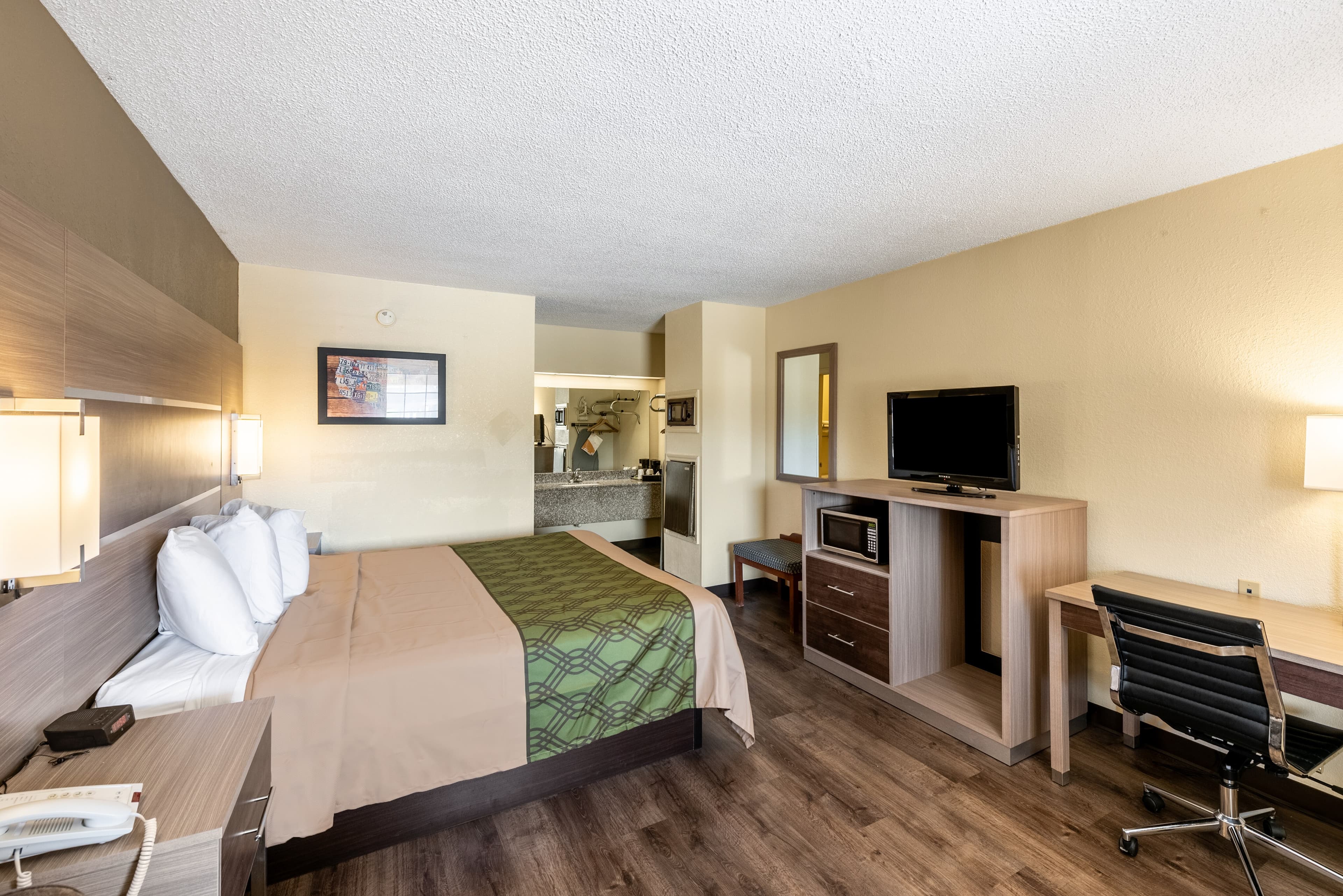 Econo Lodge Vicksburg — 7