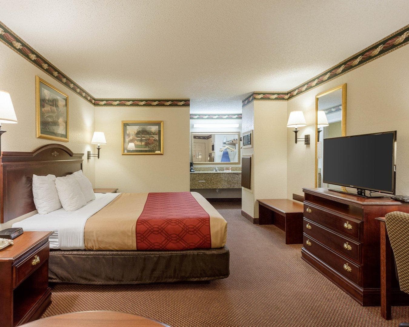 Econo Lodge Grenada — 13