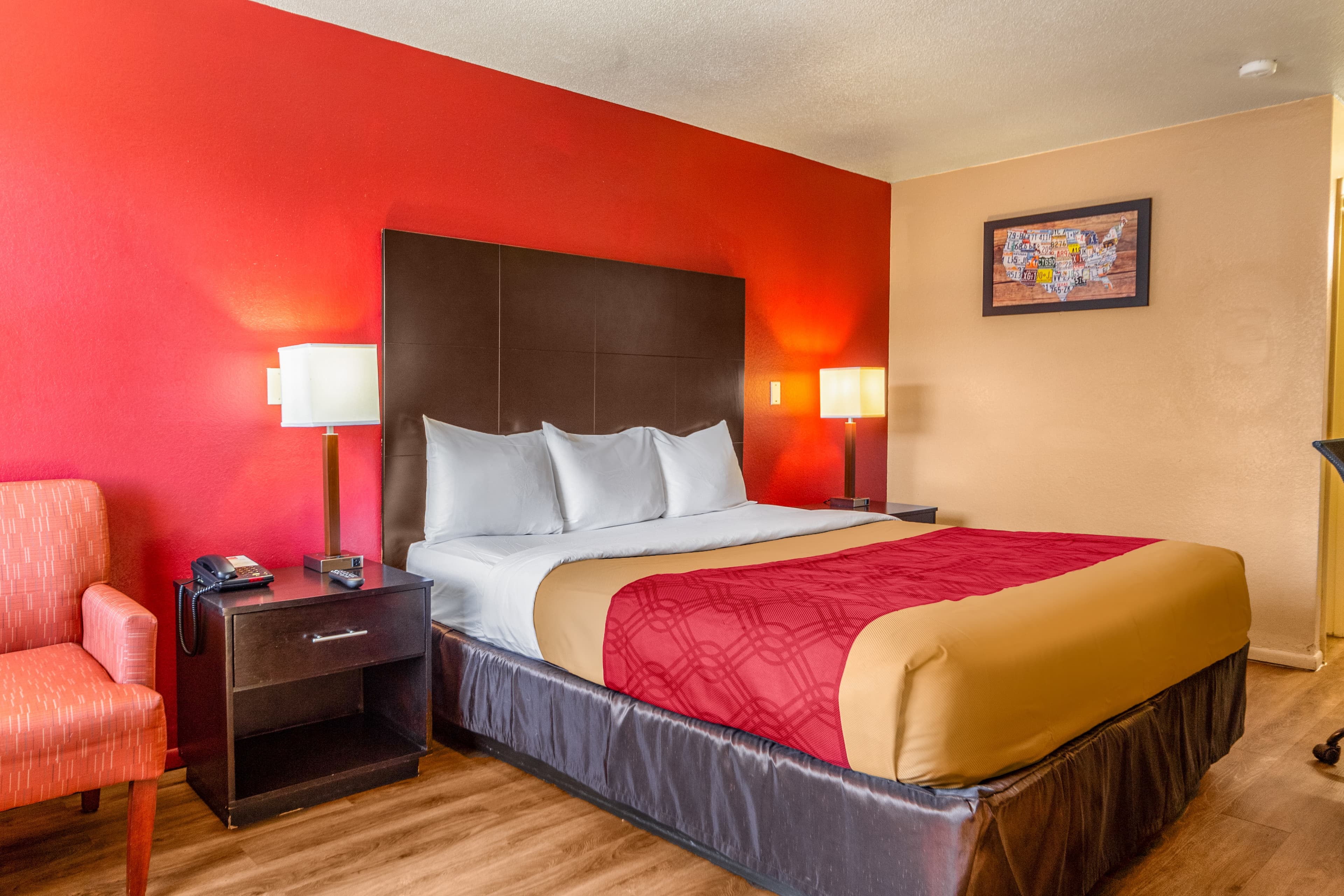 Econo Lodge Meridian South - Image 1