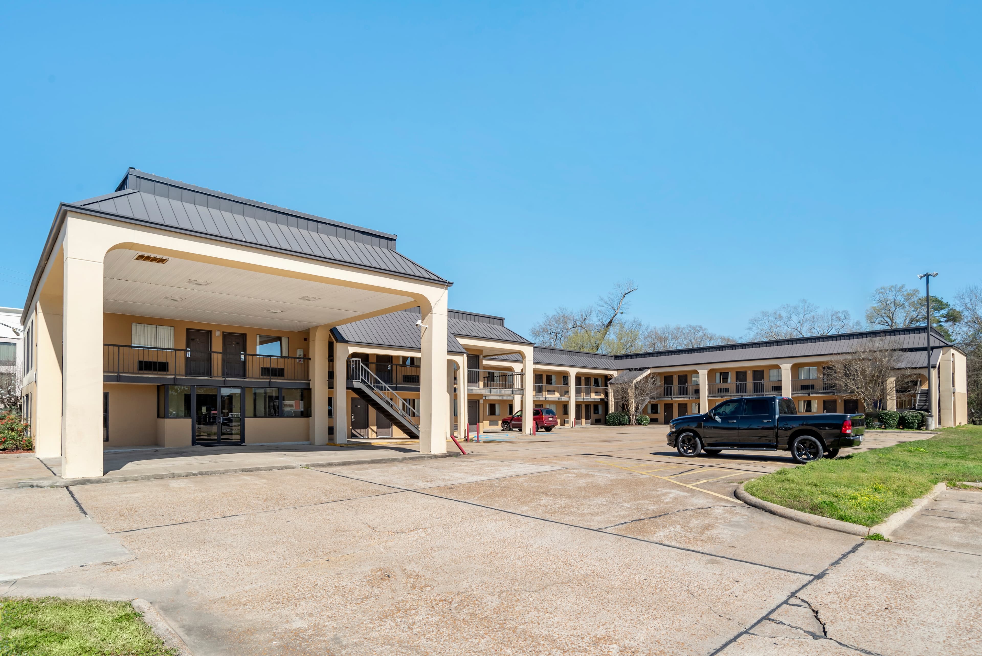 Econo Lodge Pearl - Jackson - Image 1