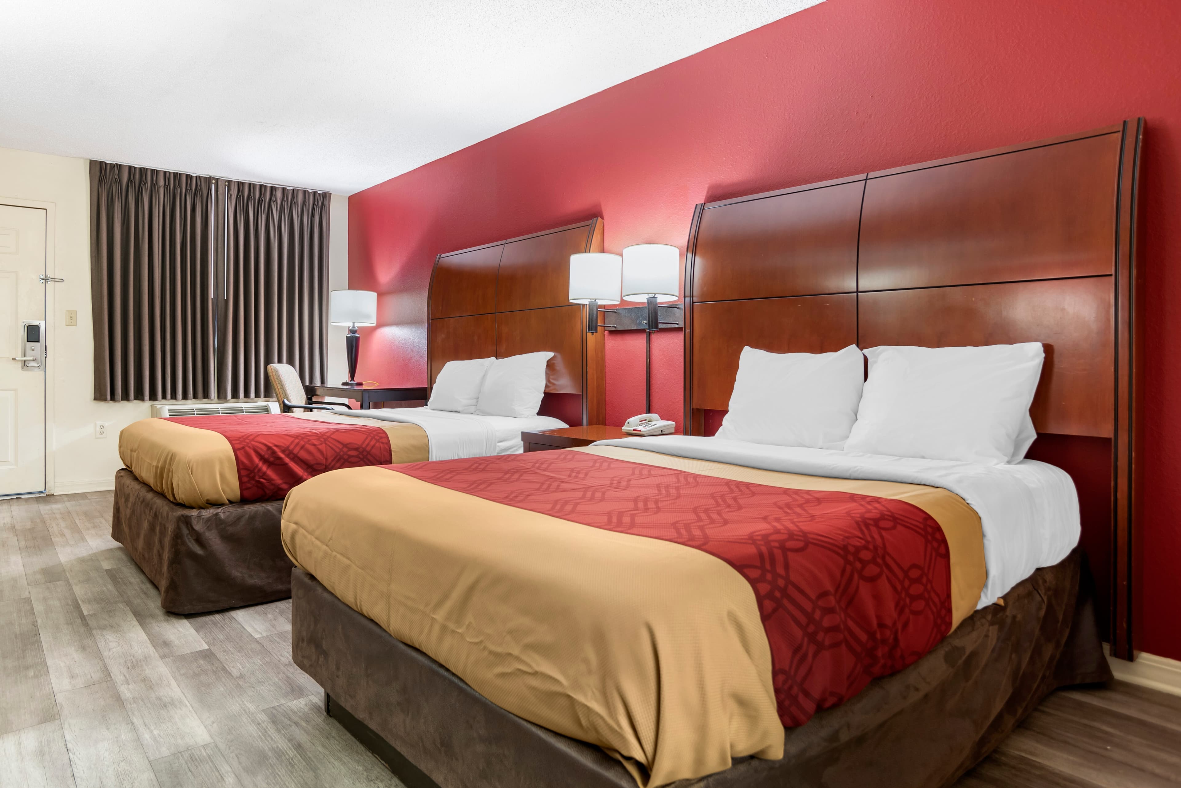 Econo Lodge Pearl - Jackson - Image 2
