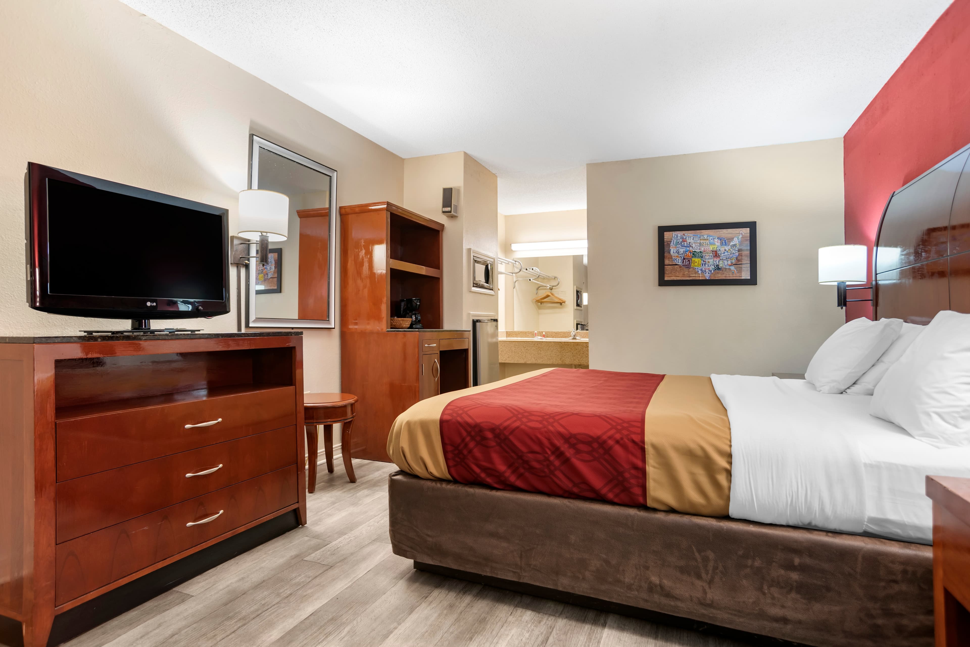 Econo Lodge Pearl - Jackson — 16