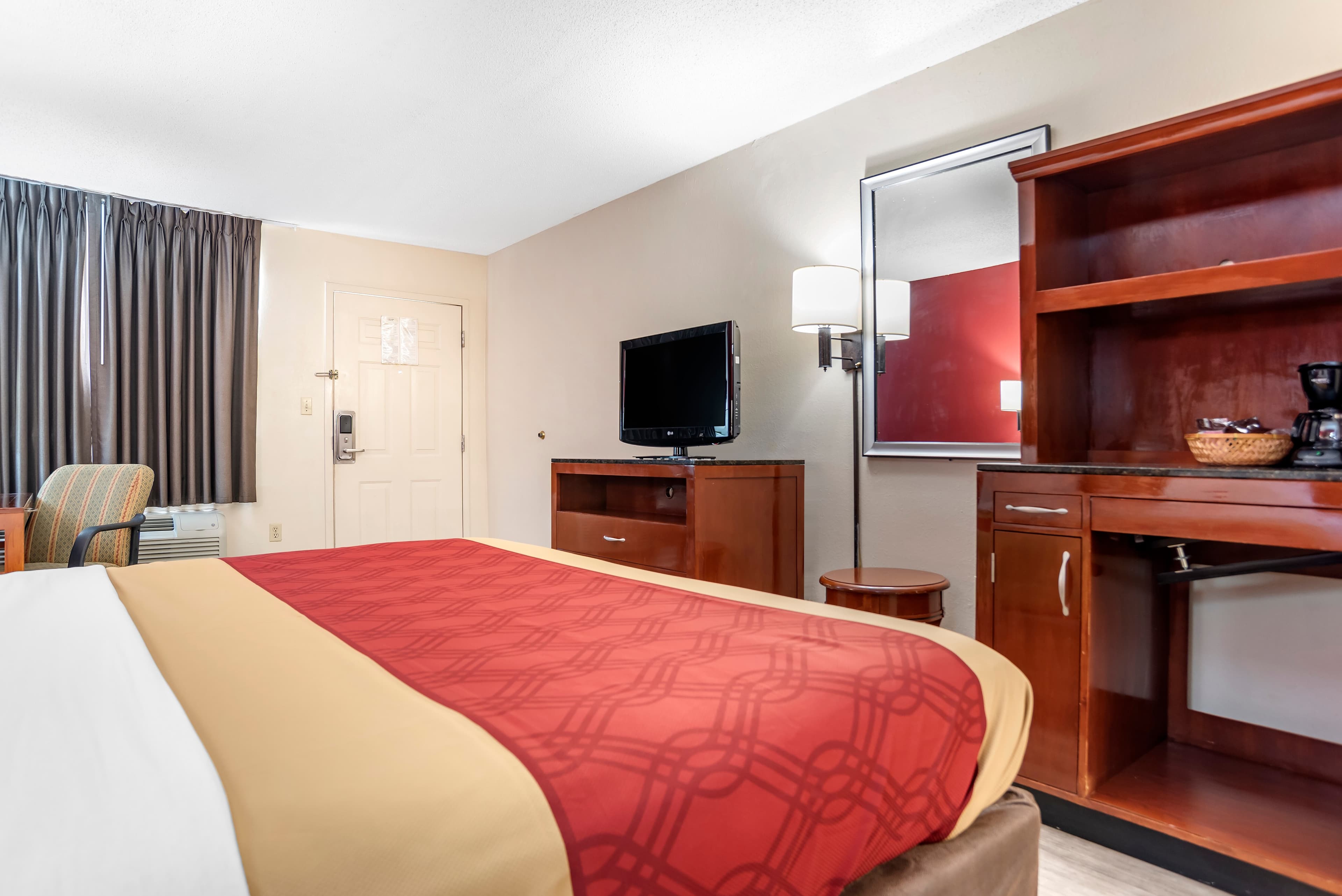 Econo Lodge Pearl - Jackson — 18
