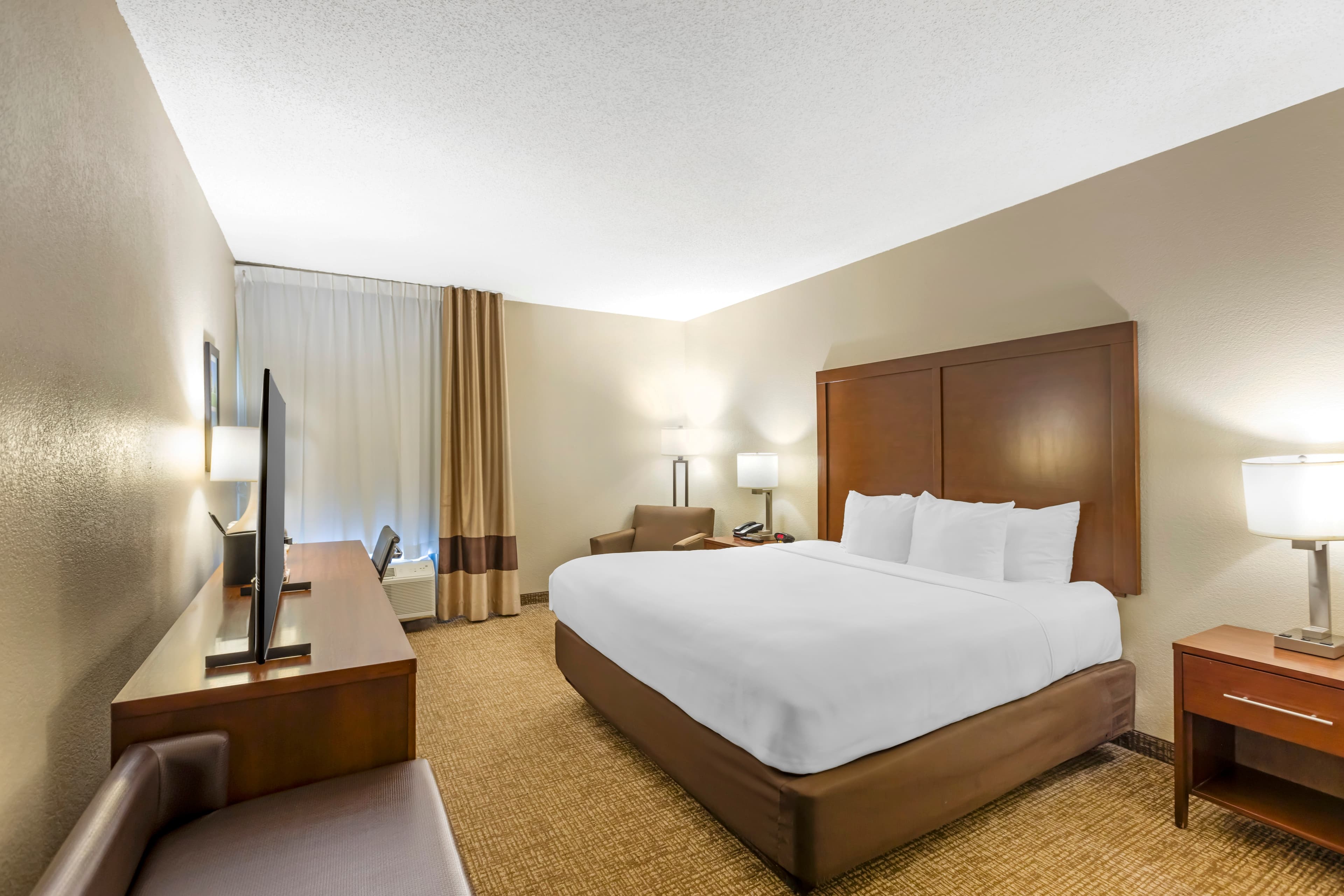 Comfort Inn Meridian - Bonita Lakes - Image 2