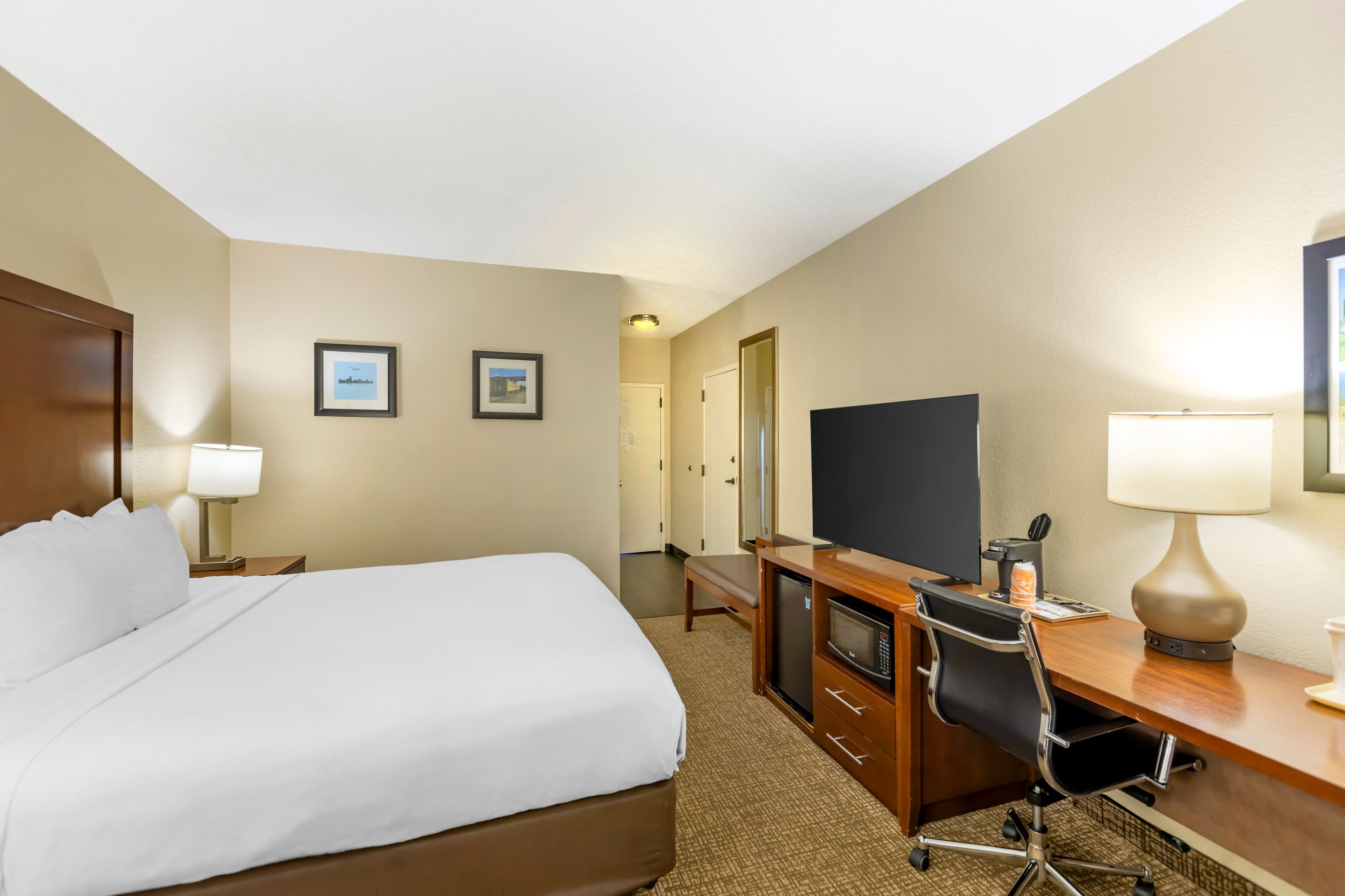 Comfort Inn Meridian - Bonita Lakes - Image 4