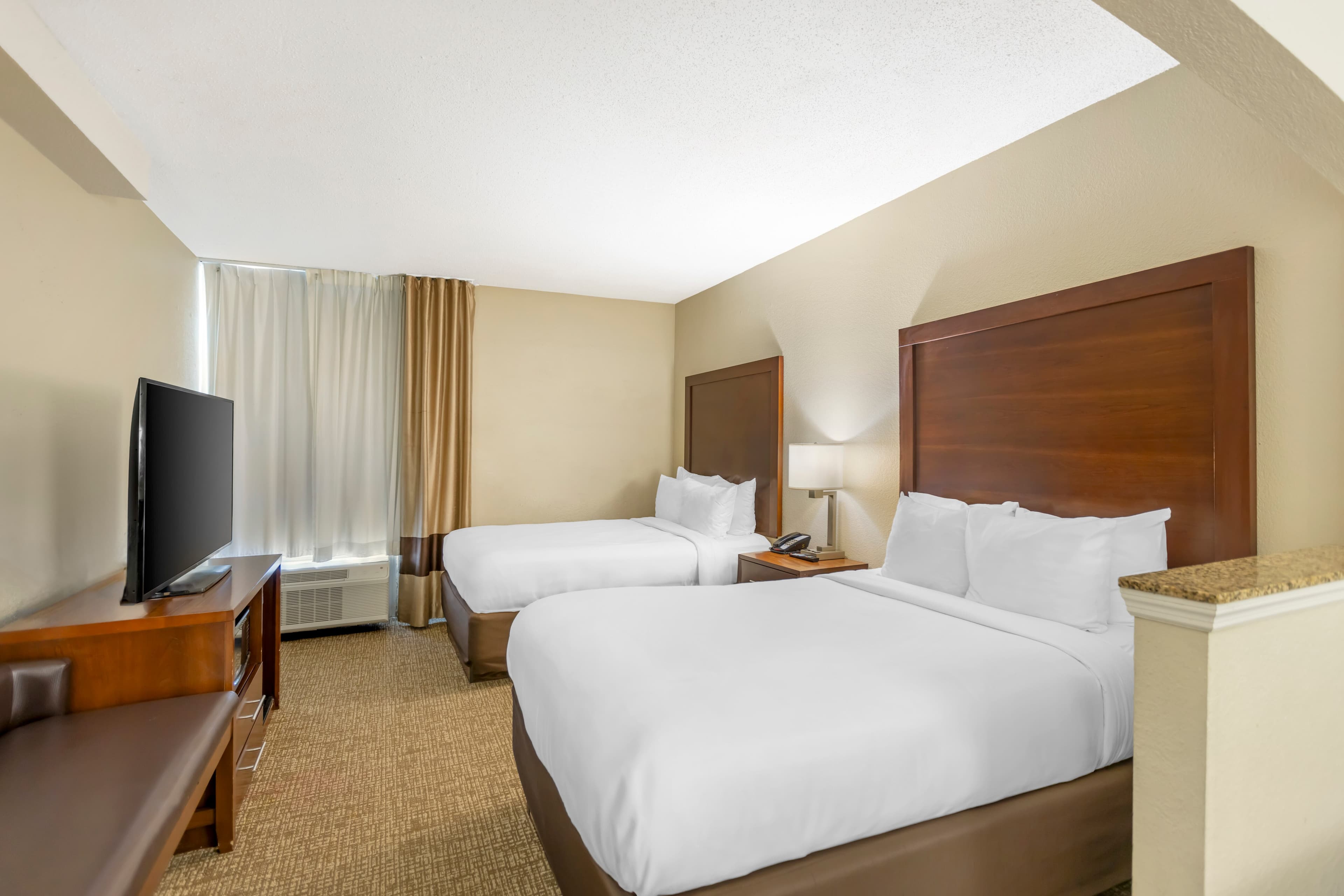 Comfort Inn Meridian - Bonita Lakes — 10