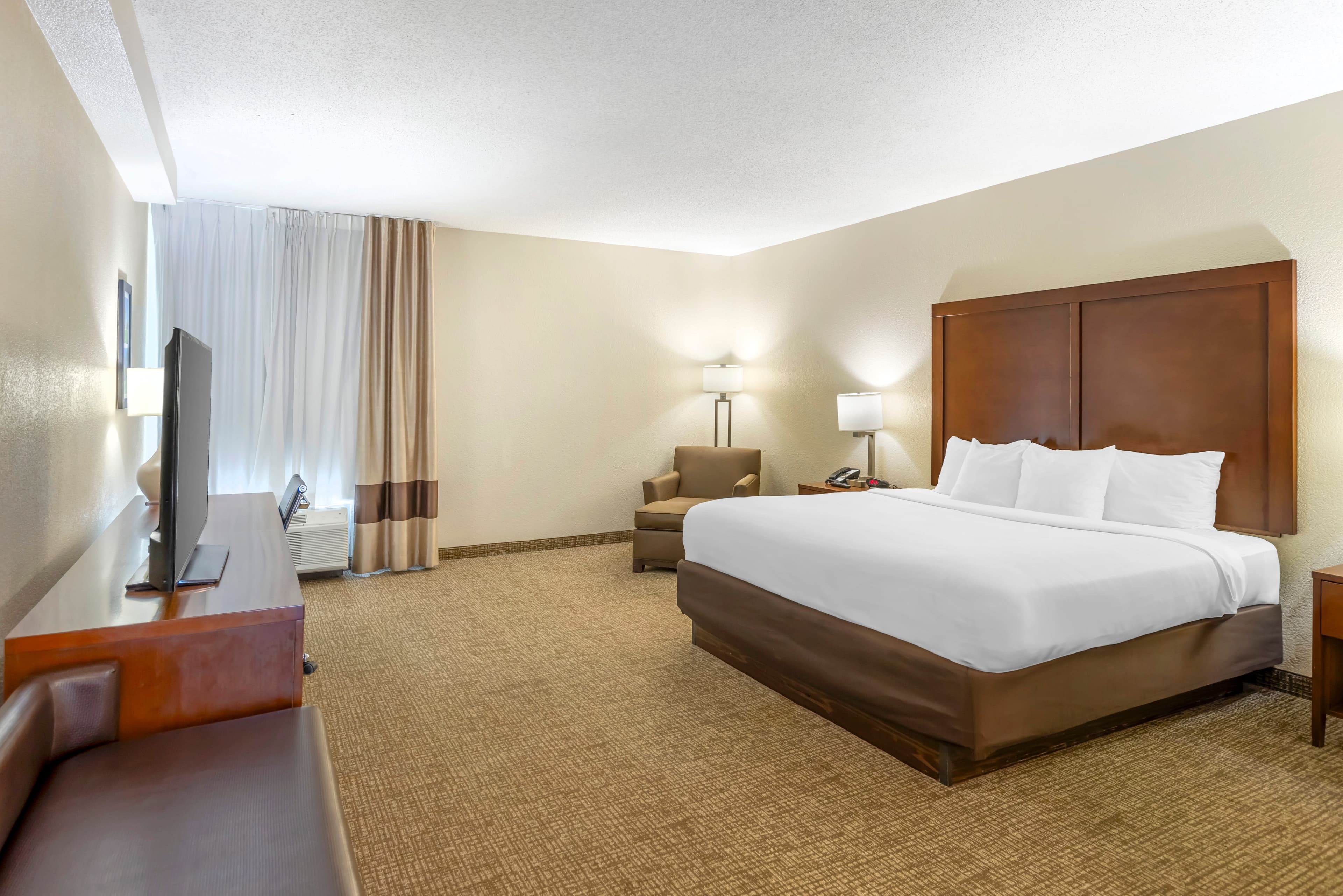 Comfort Inn Meridian - Bonita Lakes — 14