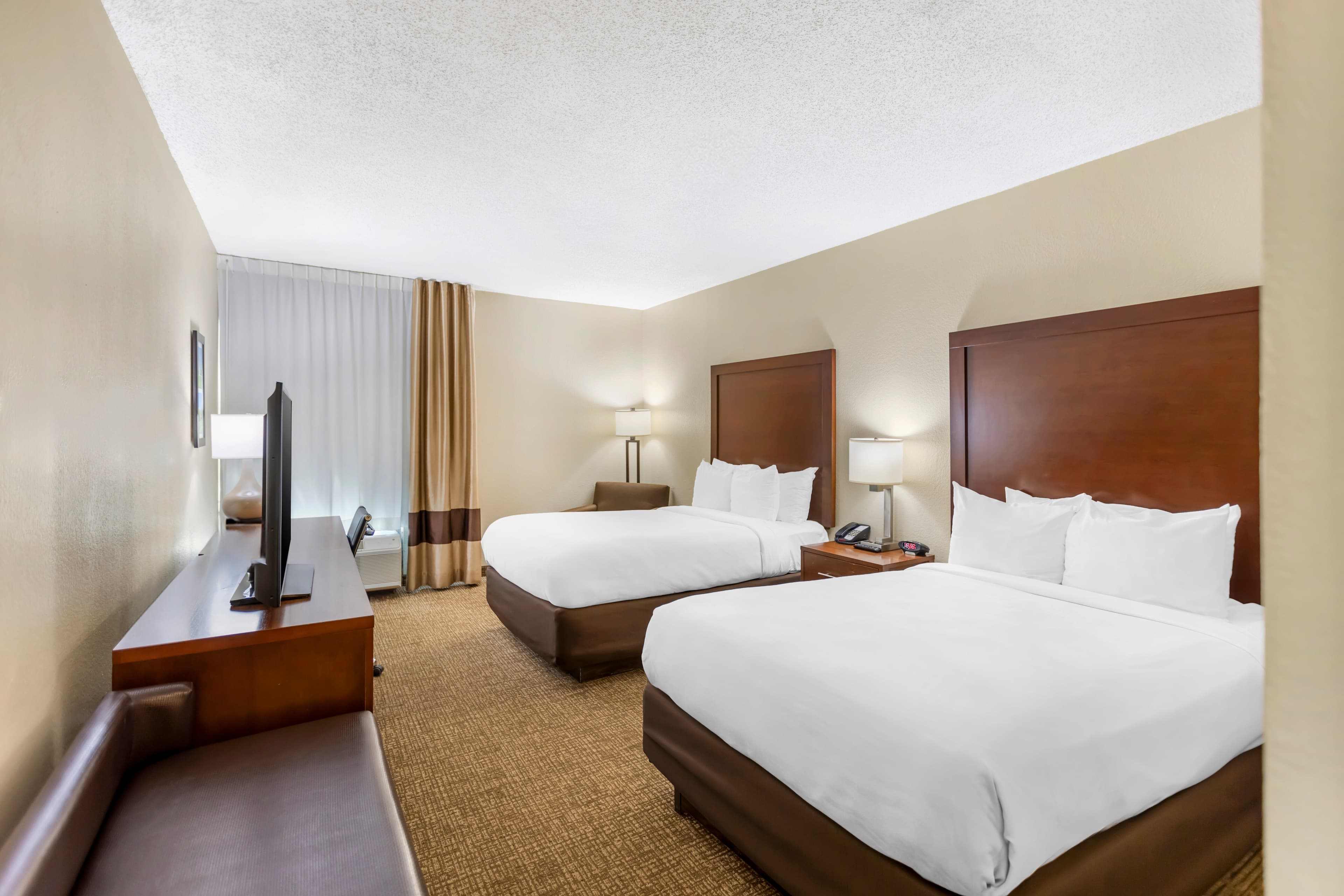 Comfort Inn Meridian - Bonita Lakes — 18