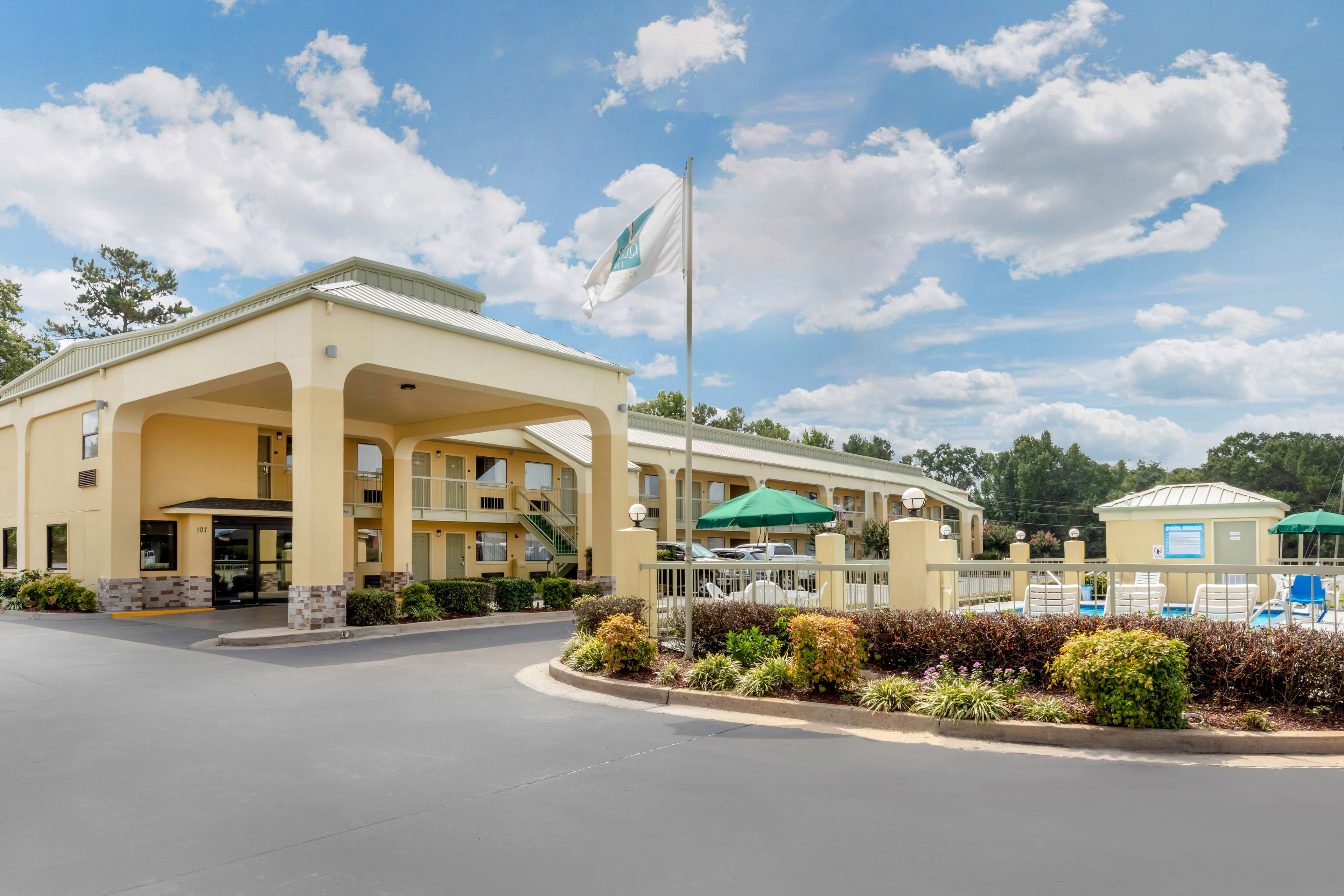 Quality Inn McComb - Image 1