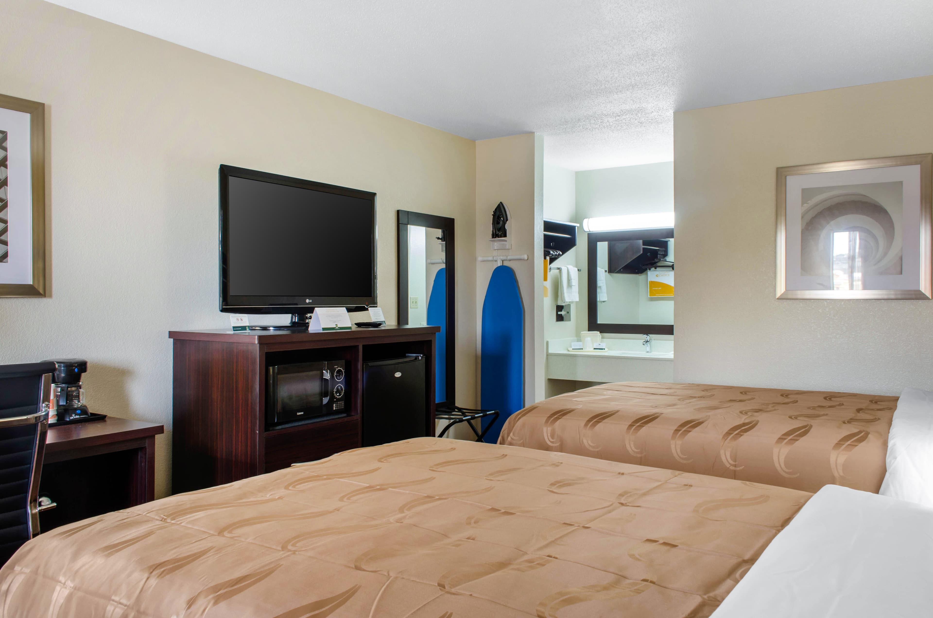 Quality Inn McComb - Image 3