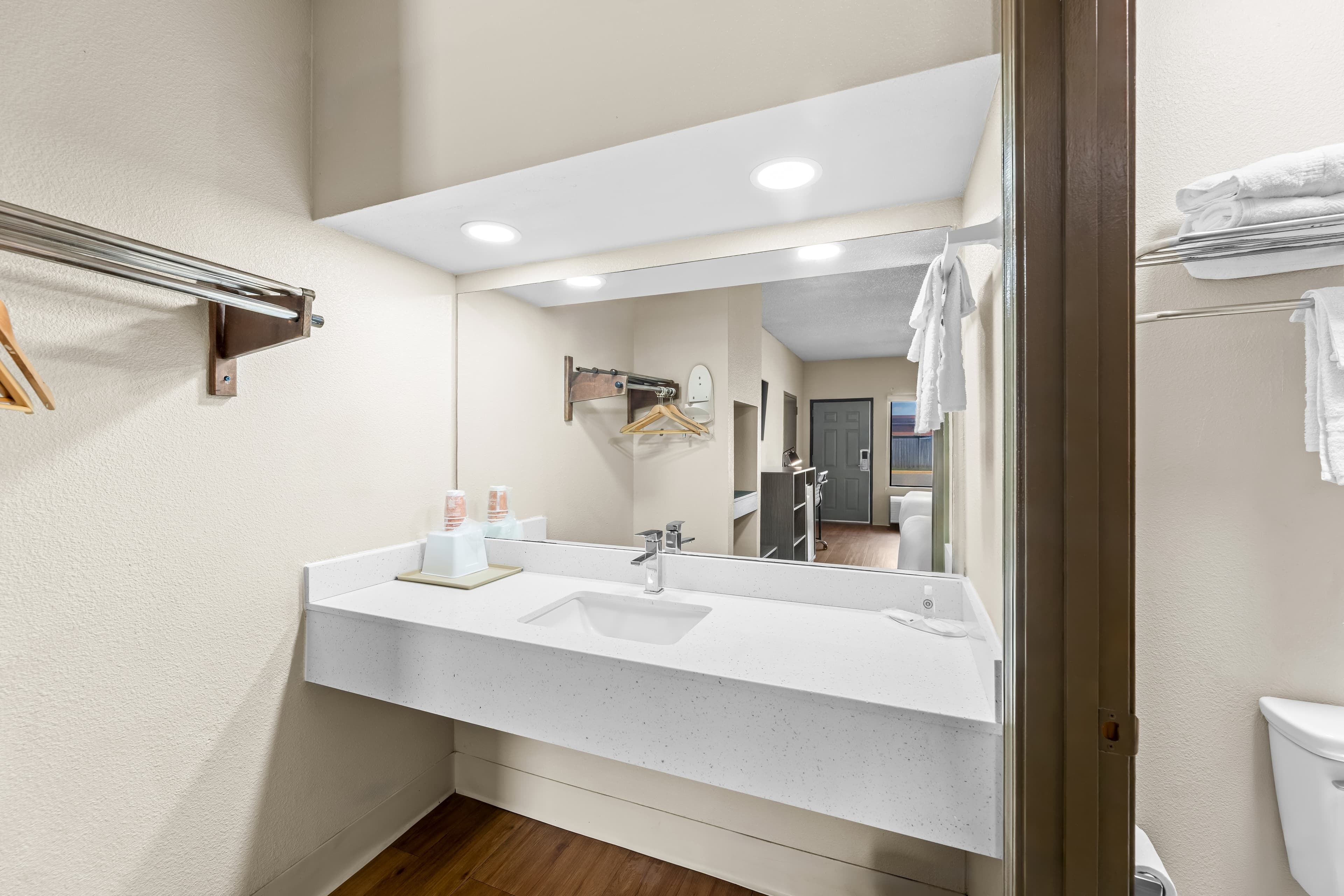 2 Double Beds, Exterior Corridor - Image 5