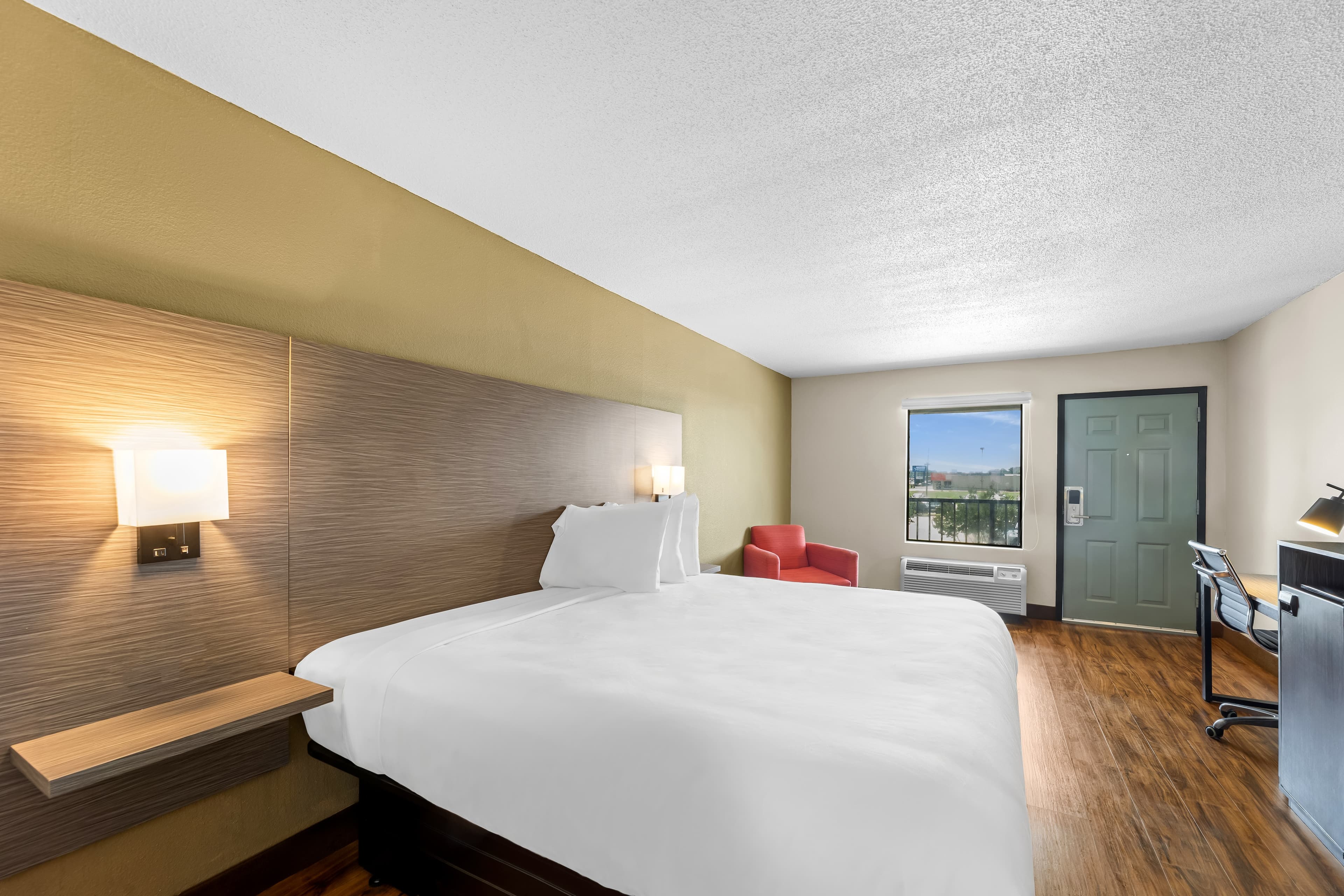 Econo Lodge Greenville — 15