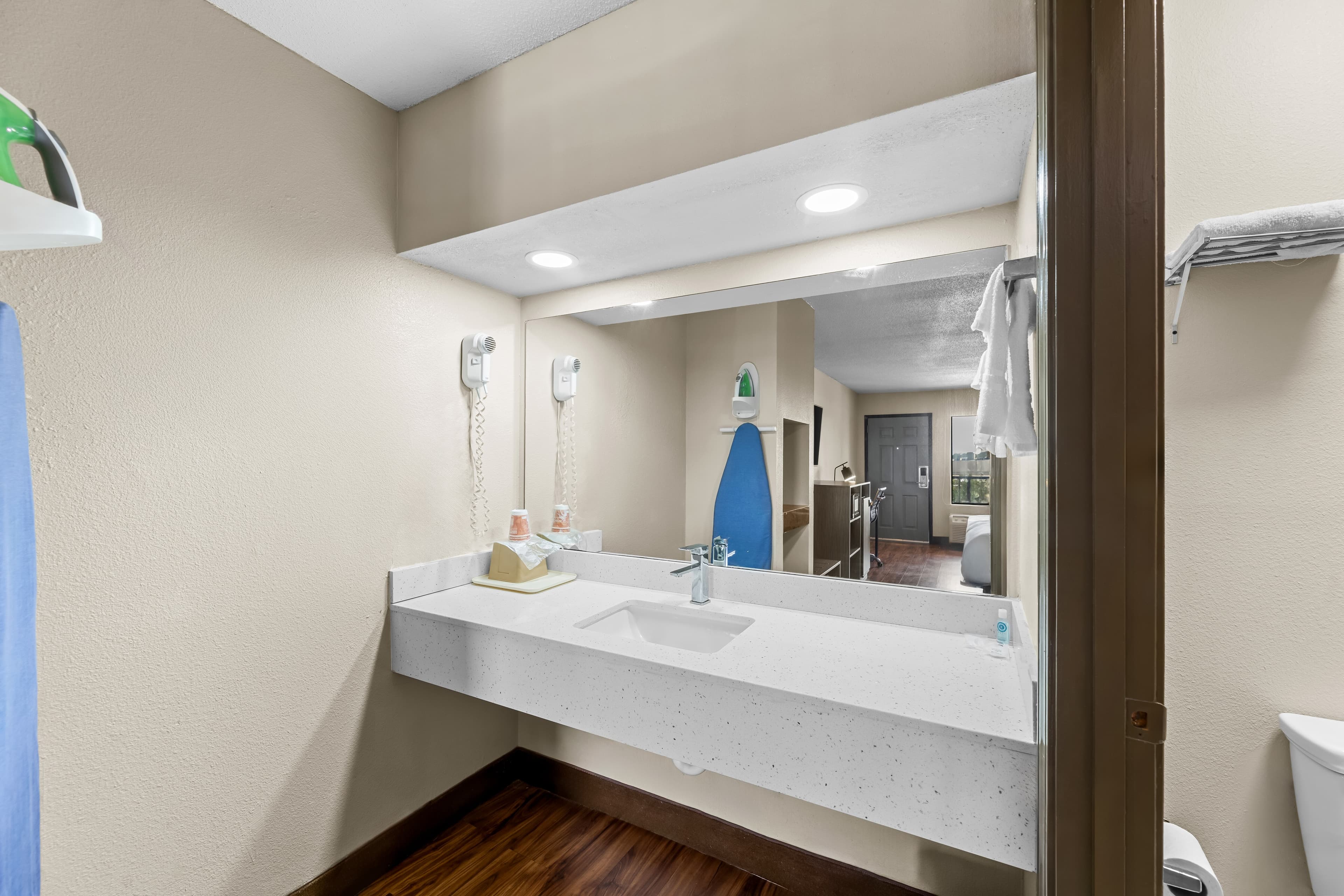 Econo Lodge Greenville — 17