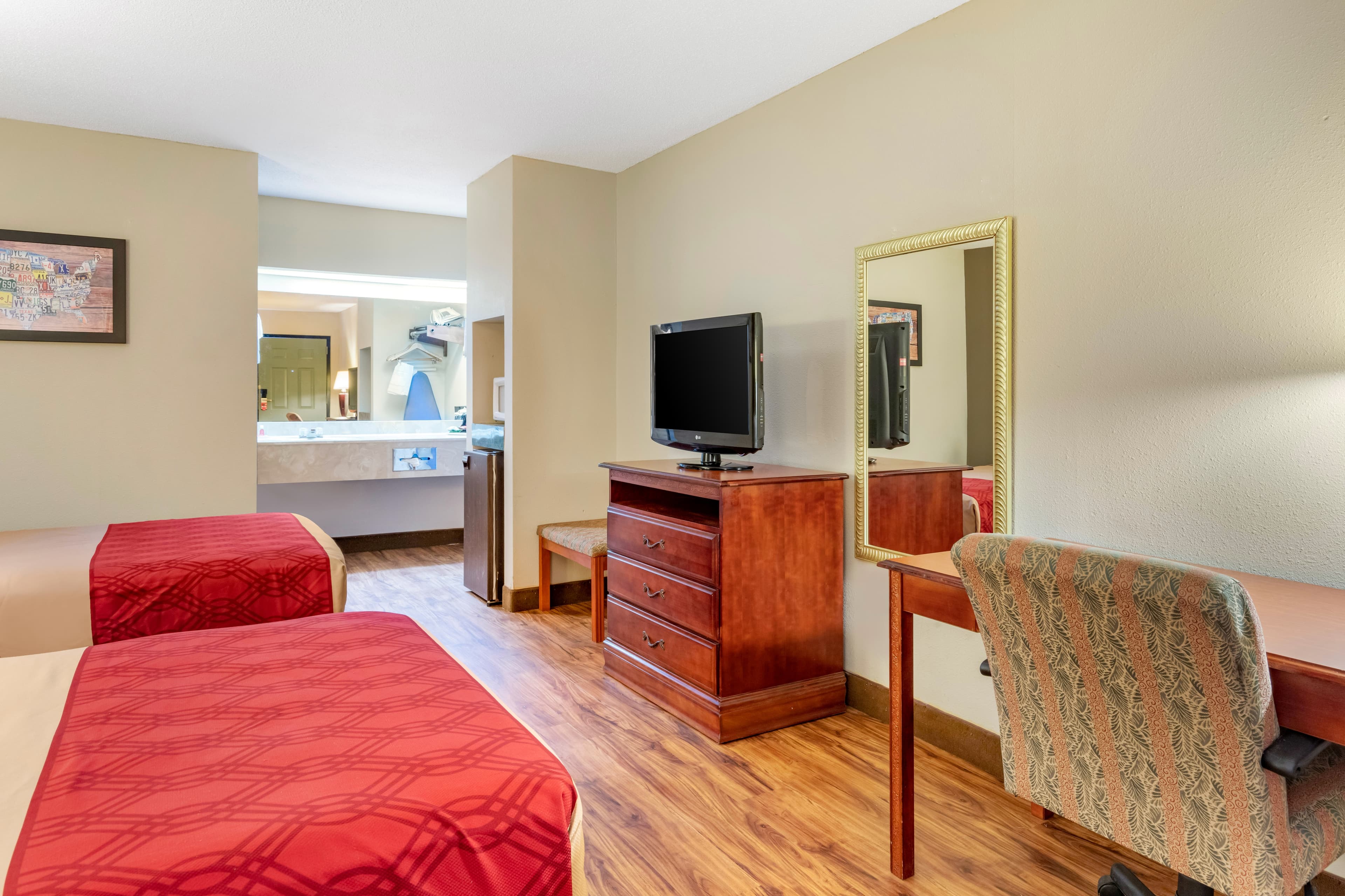 Econo Lodge Greenville - Image 4