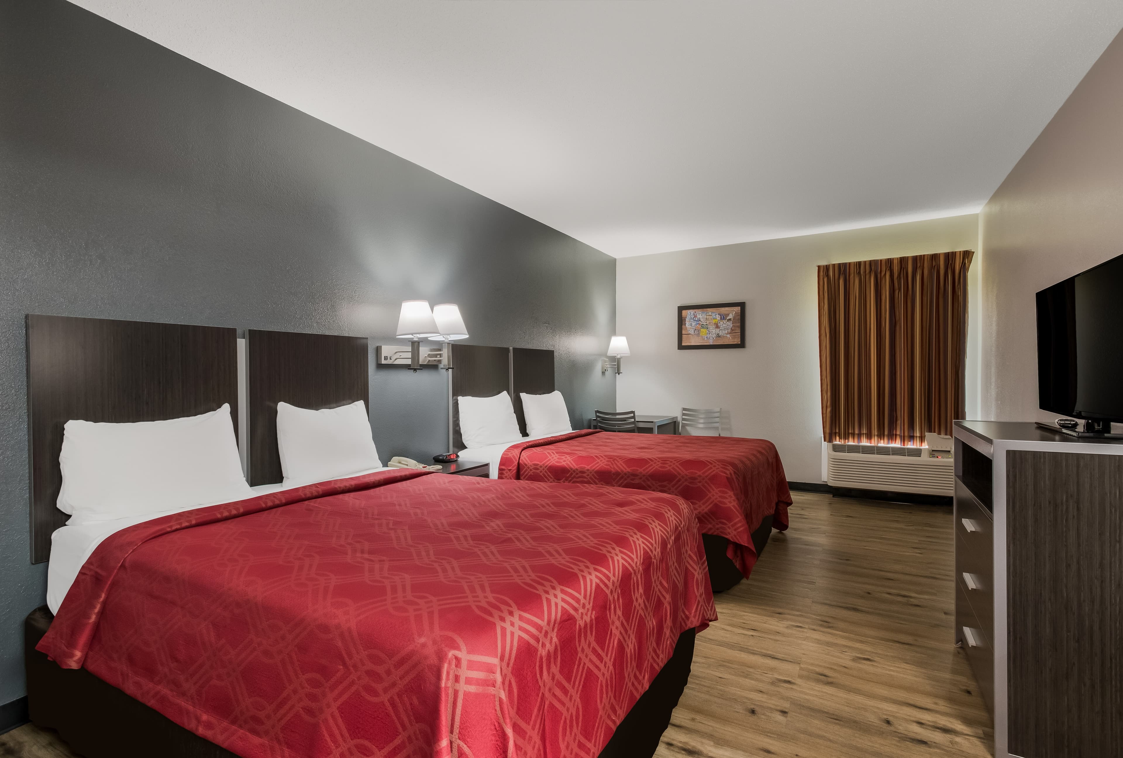 Econo Lodge Inn & Suites Diamondhead — 6