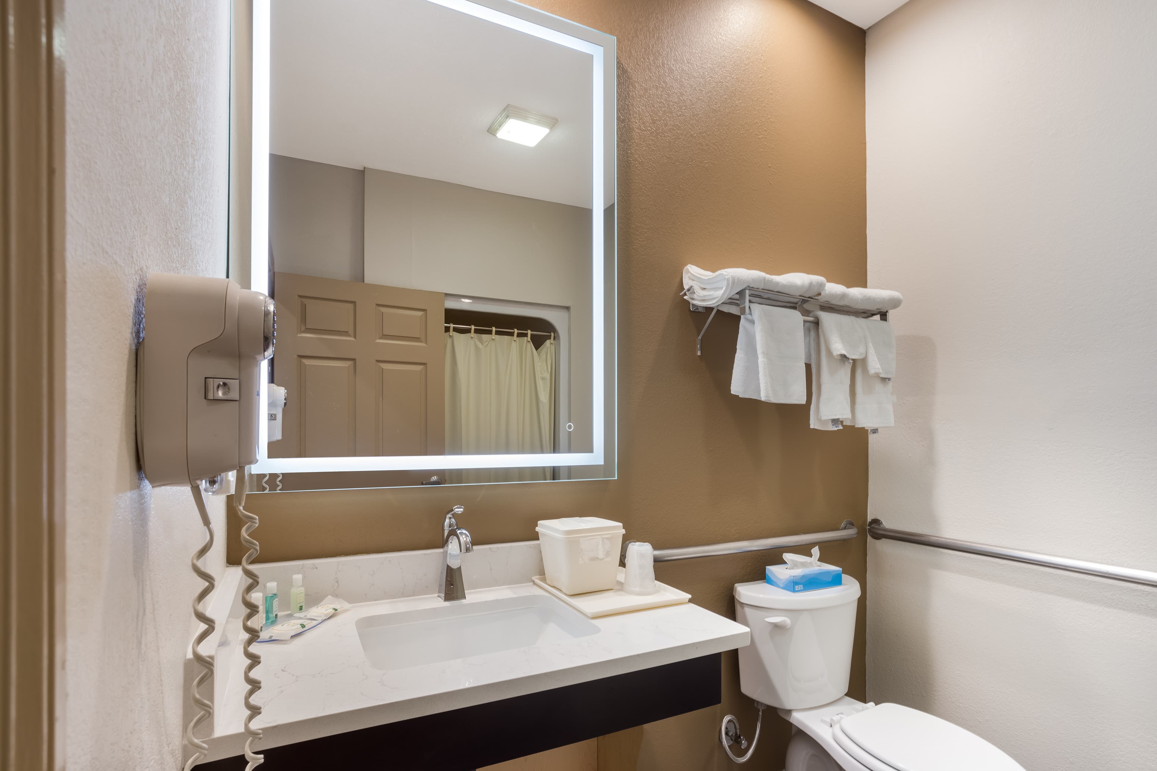 Quality Inn & Suites Pearl-Jackson - Image 5