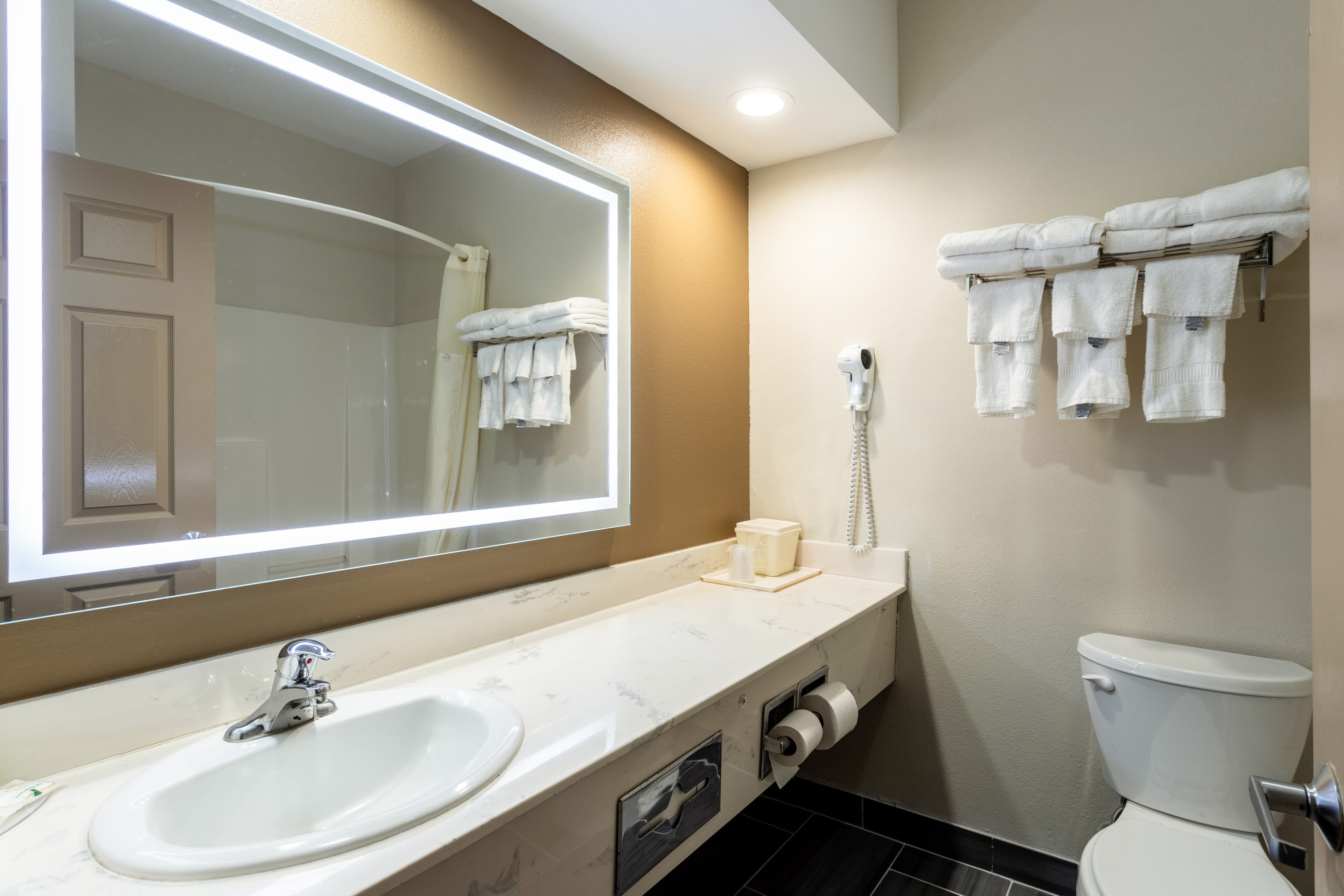 Quality Inn & Suites Pearl-Jackson — 14