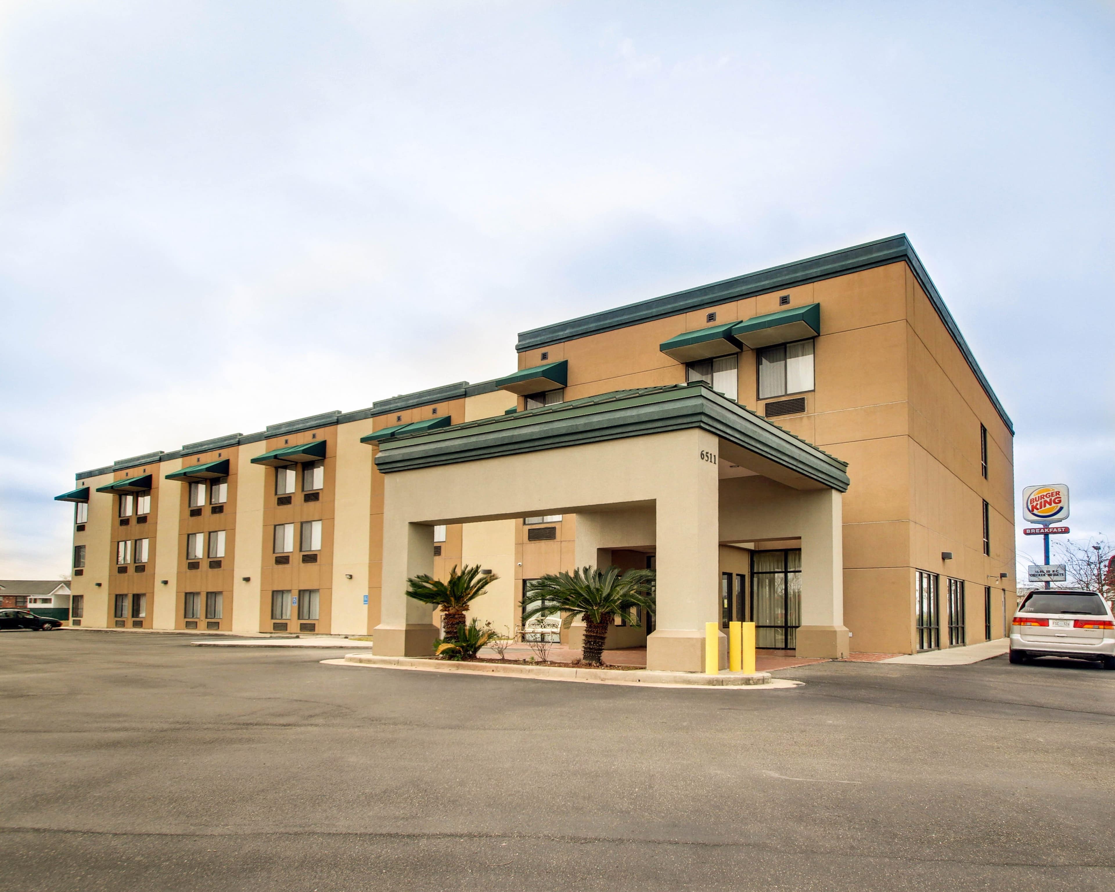 Quality Inn & Suites Hattiesburg North - Image 1