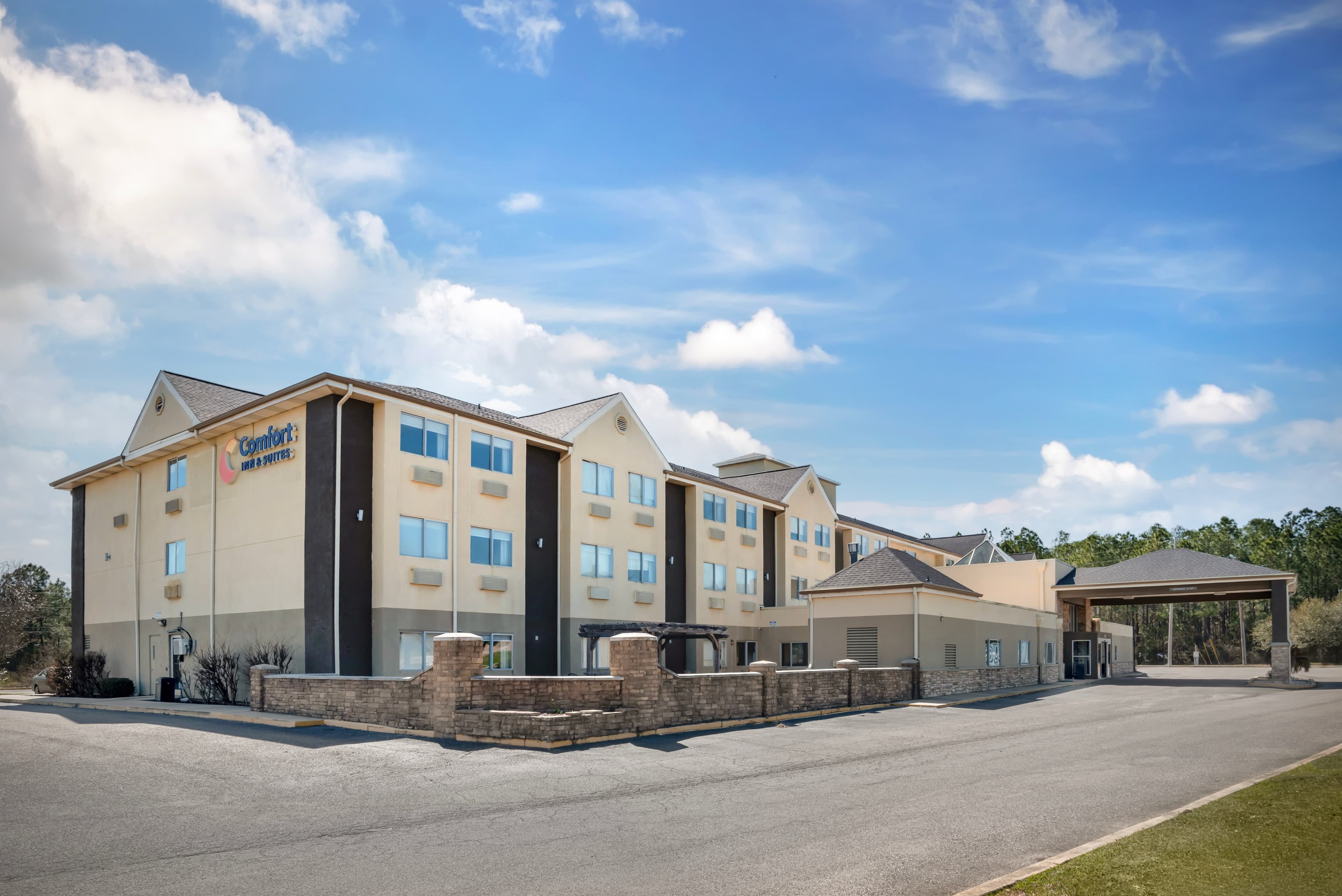 Comfort Inn & Suites Crystal Inn Sportsplex - Image 1