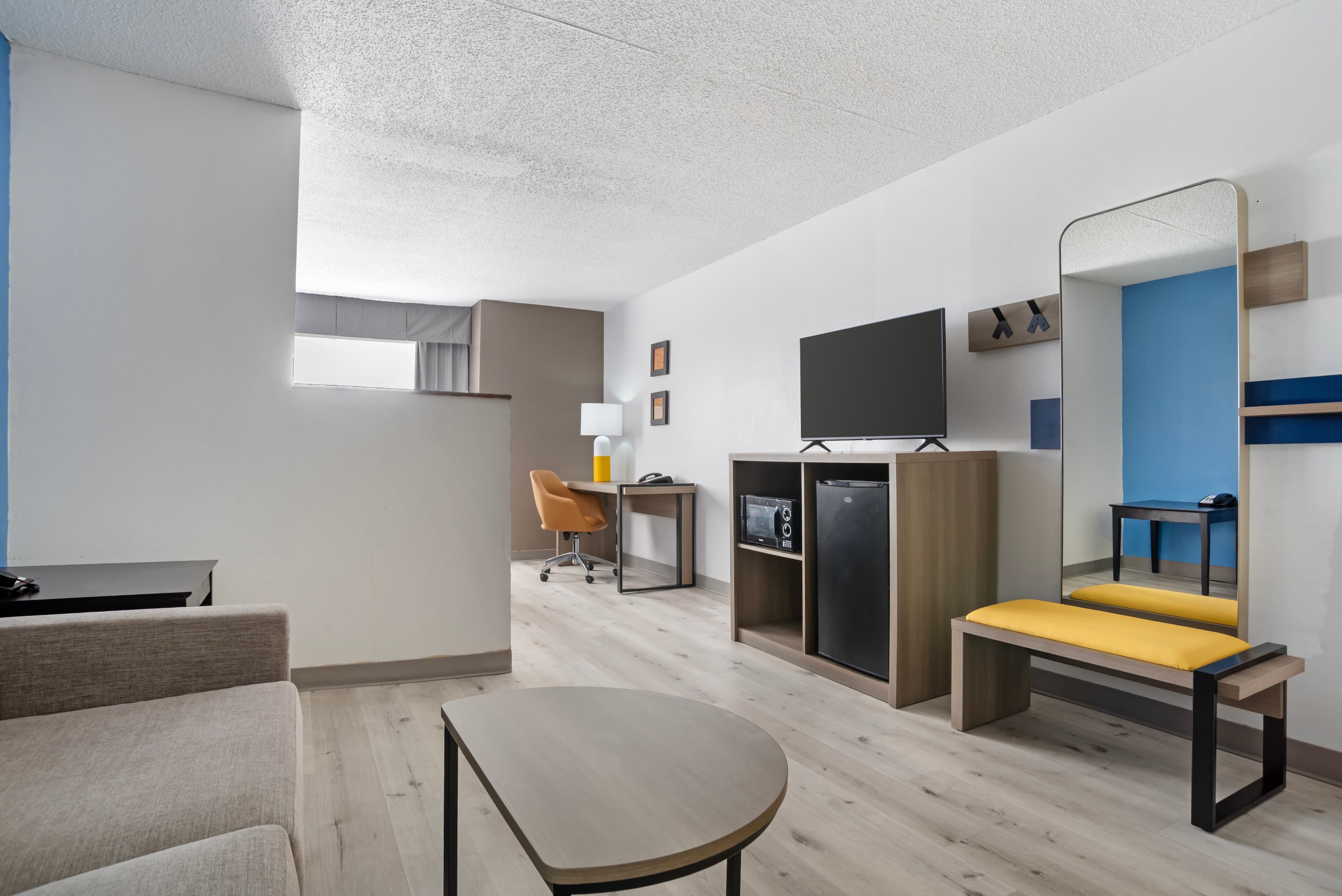 Comfort Inn & Suites Crystal Inn Sportsplex — 7