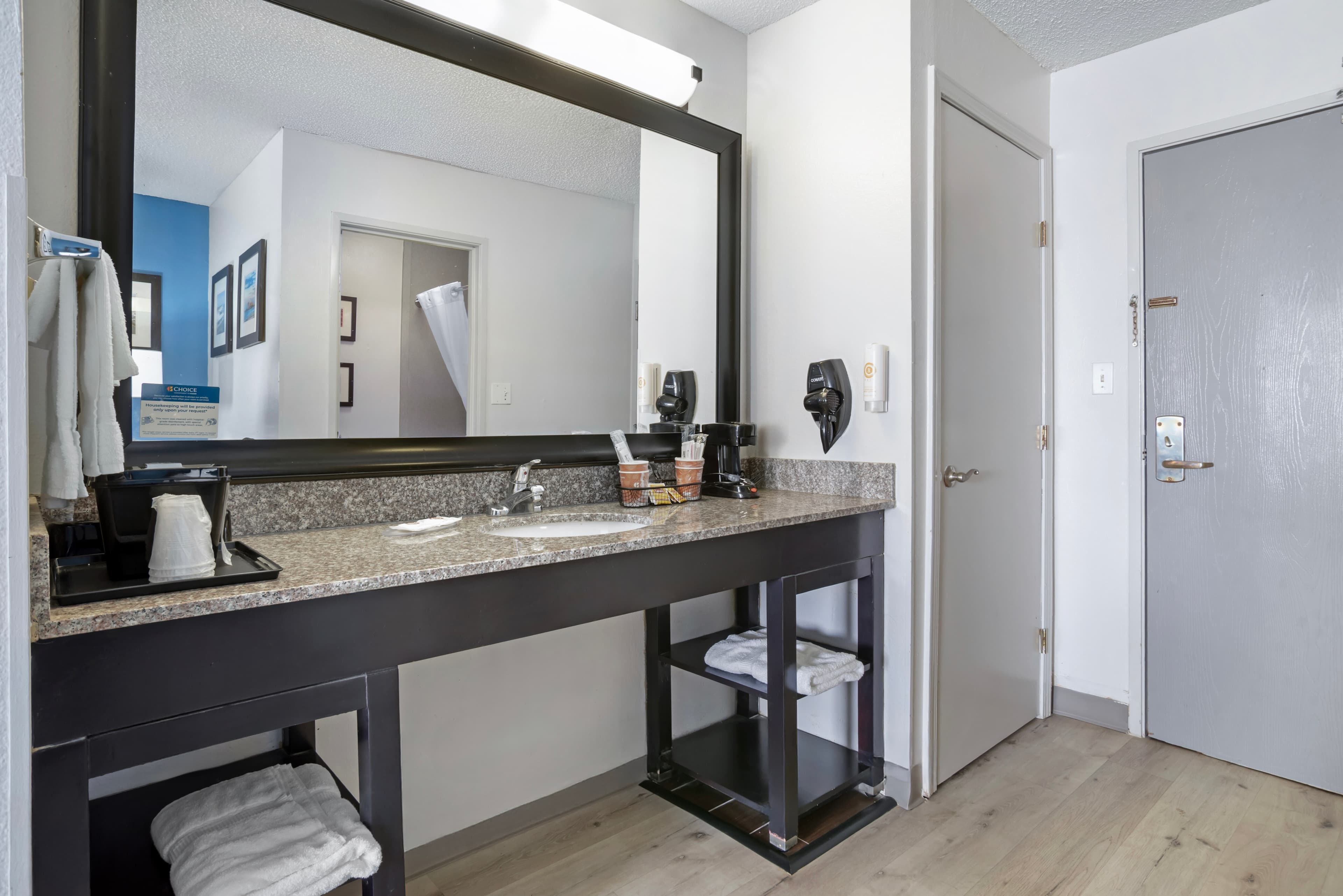 Comfort Inn & Suites Crystal Inn Sportsplex — 10