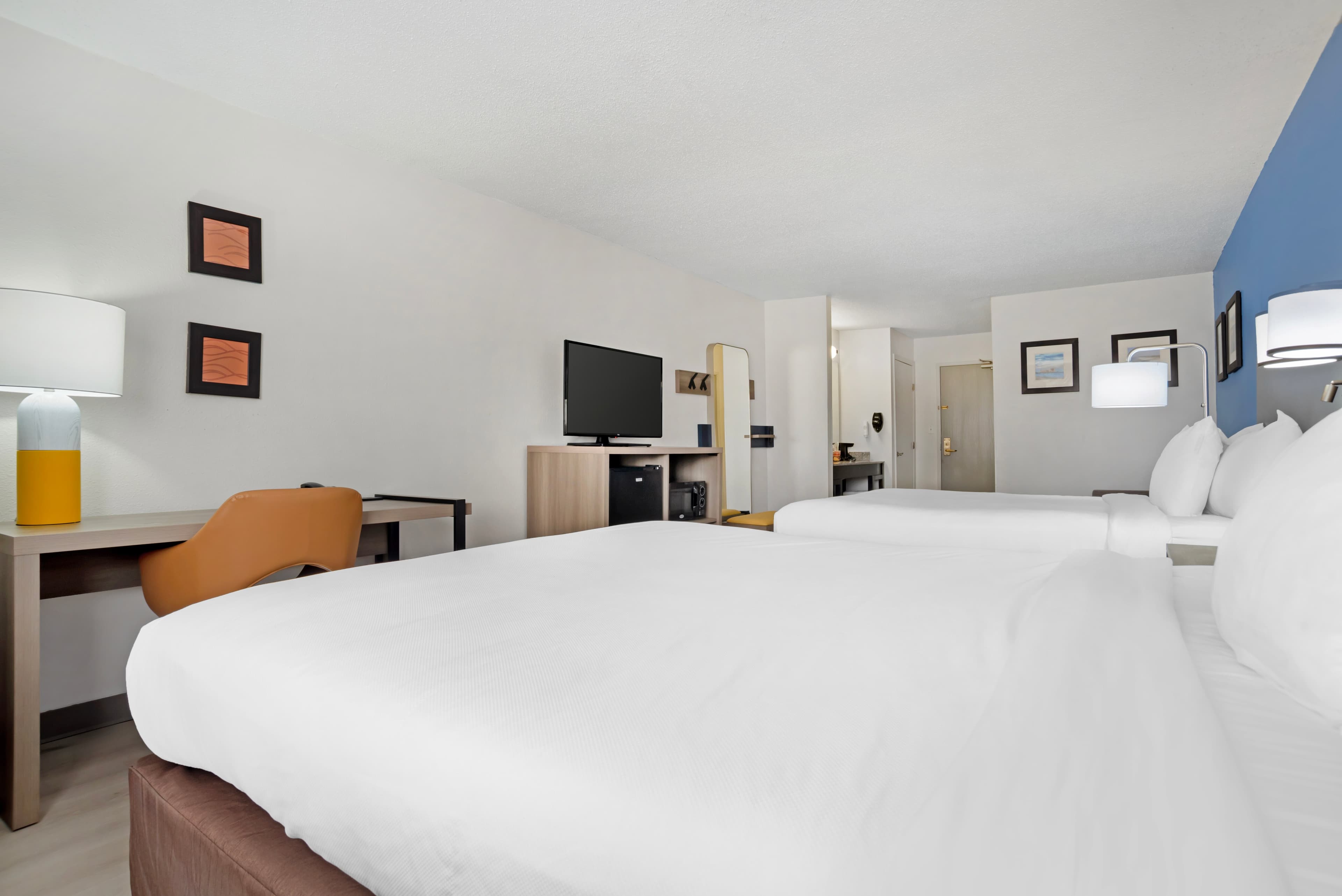 Comfort Inn & Suites Crystal Inn Sportsplex — 11
