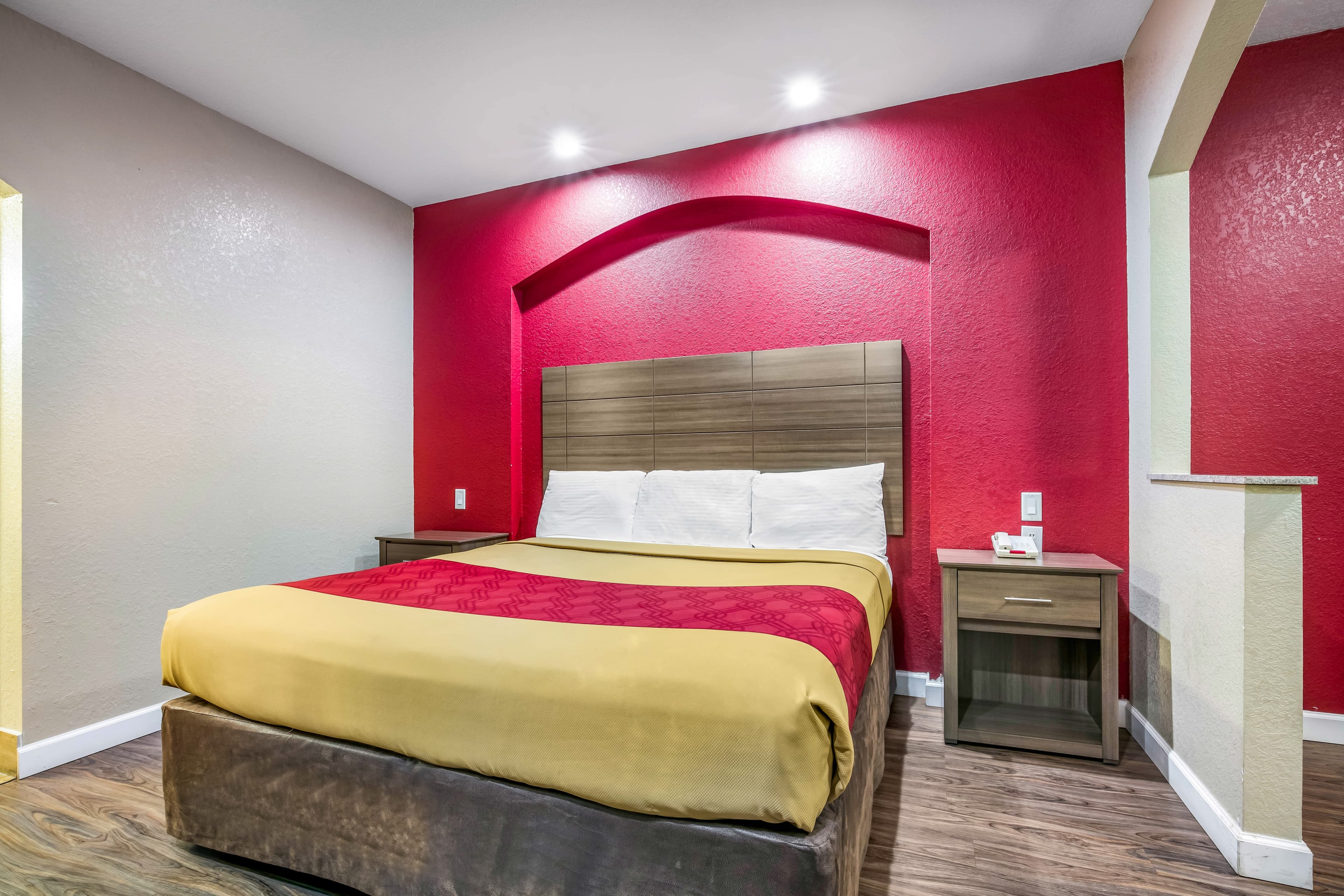 Econo Lodge Inn and Suites Horn Lake - Southhaven — 15