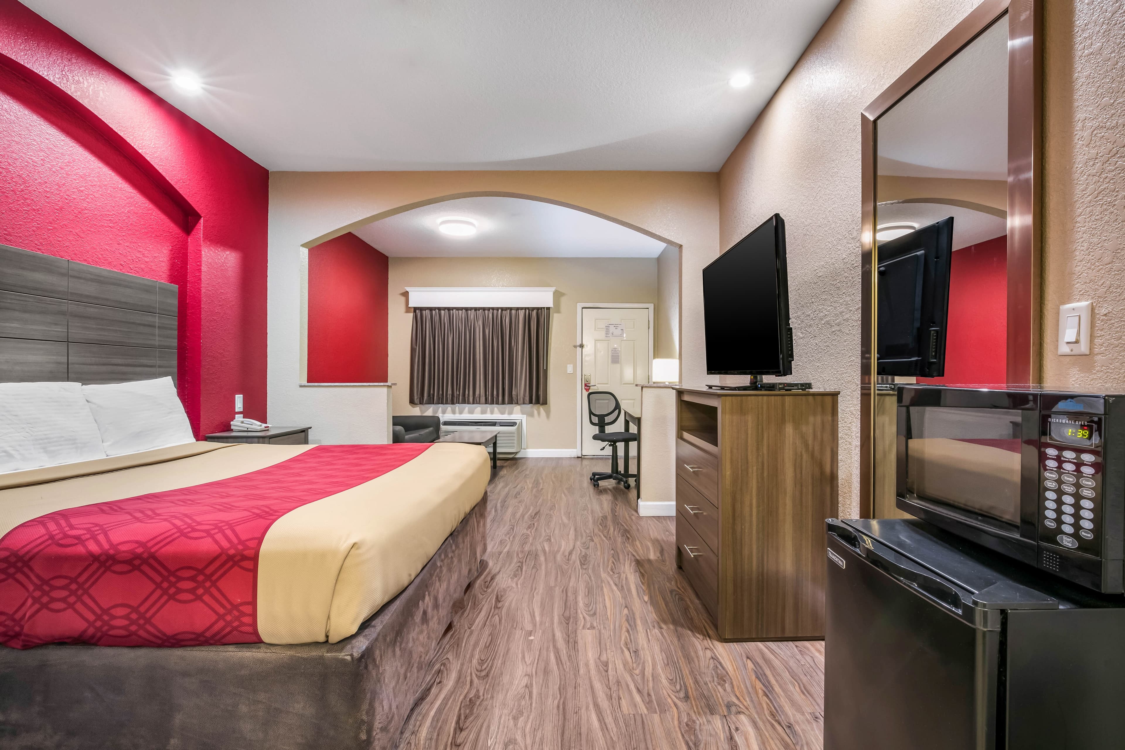 Econo Lodge Inn and Suites Horn Lake - Southhaven — 17