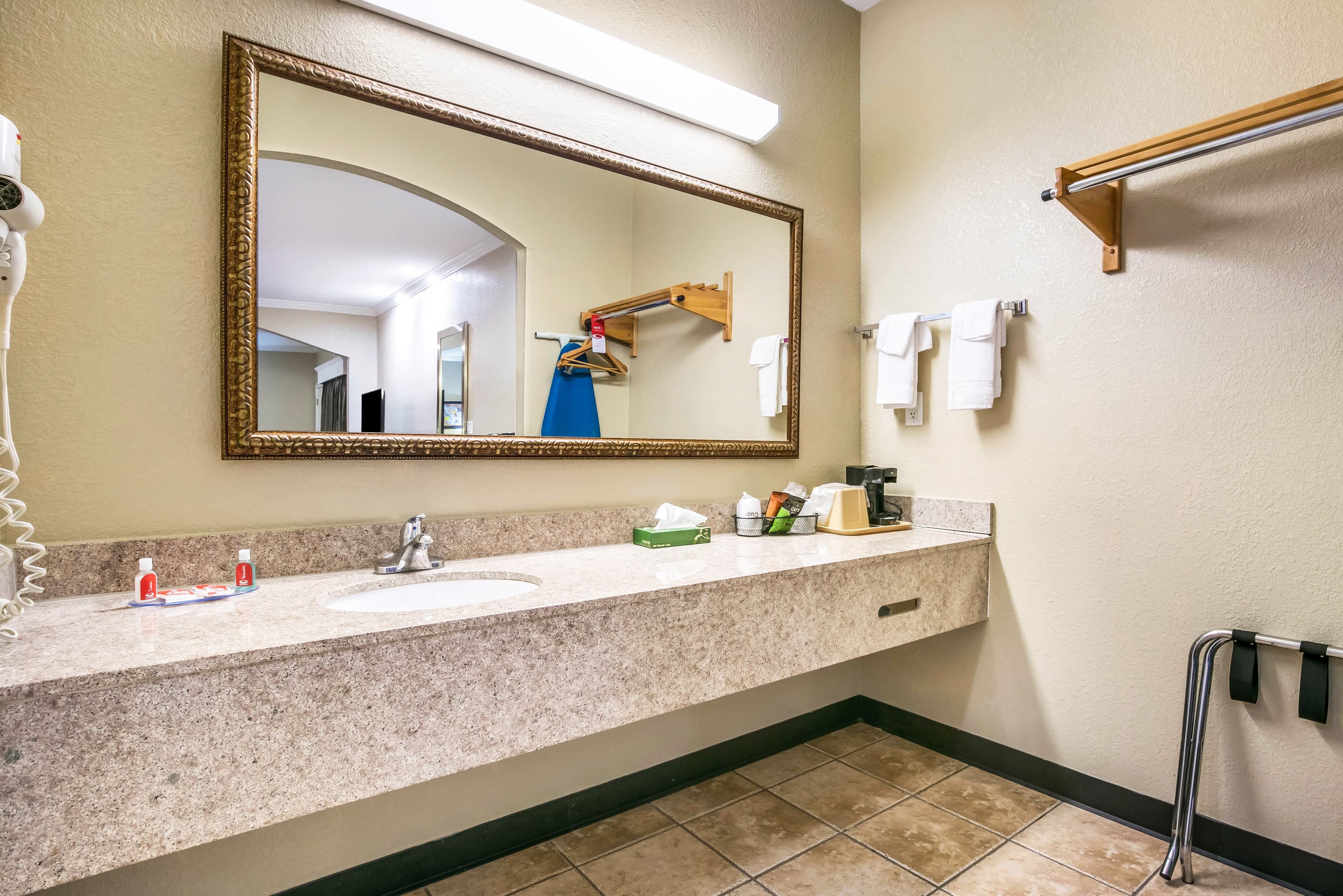 Econo Lodge Inn and Suites Horn Lake - Southhaven — 18