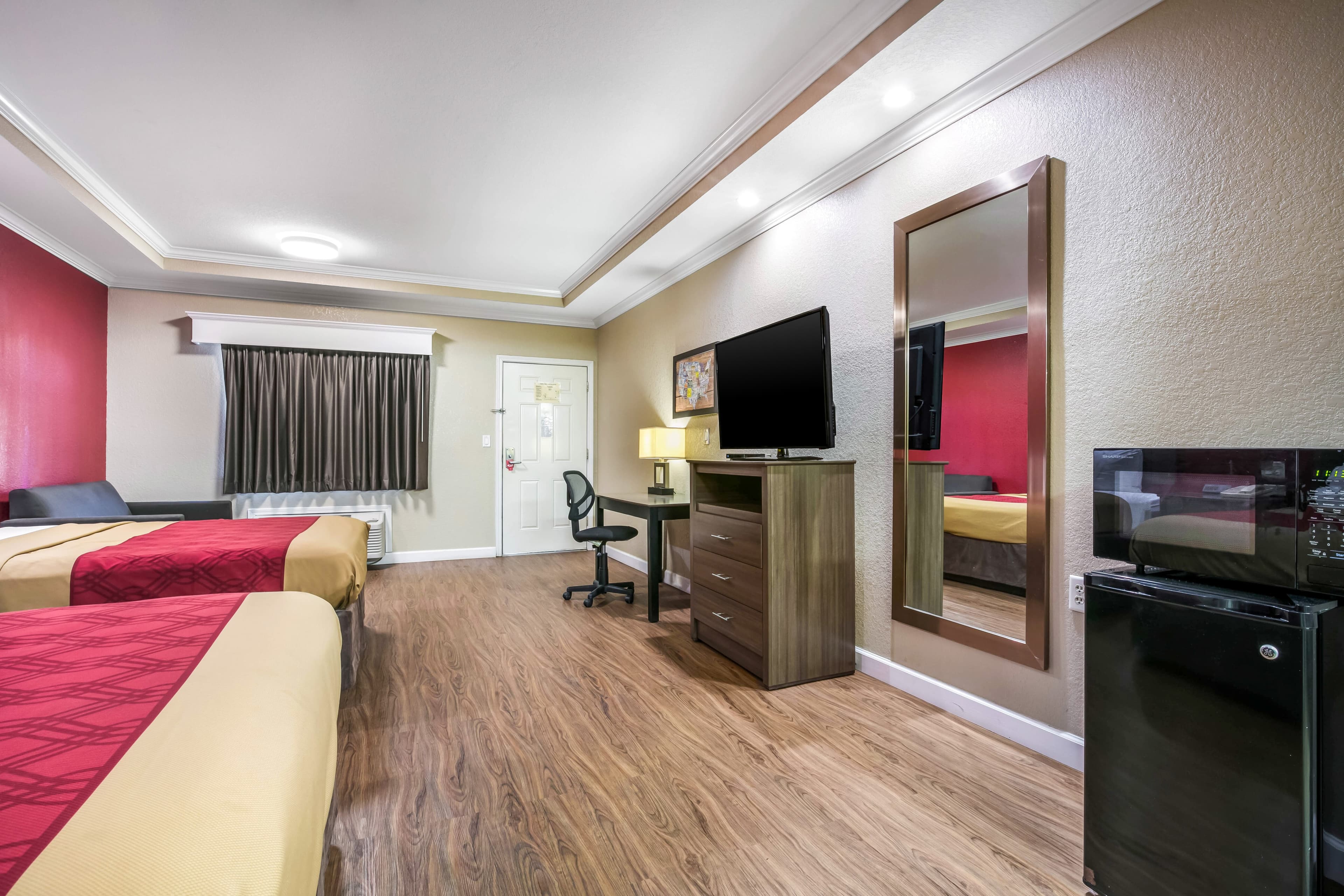 Econo Lodge Inn and Suites Horn Lake - Southhaven — 6