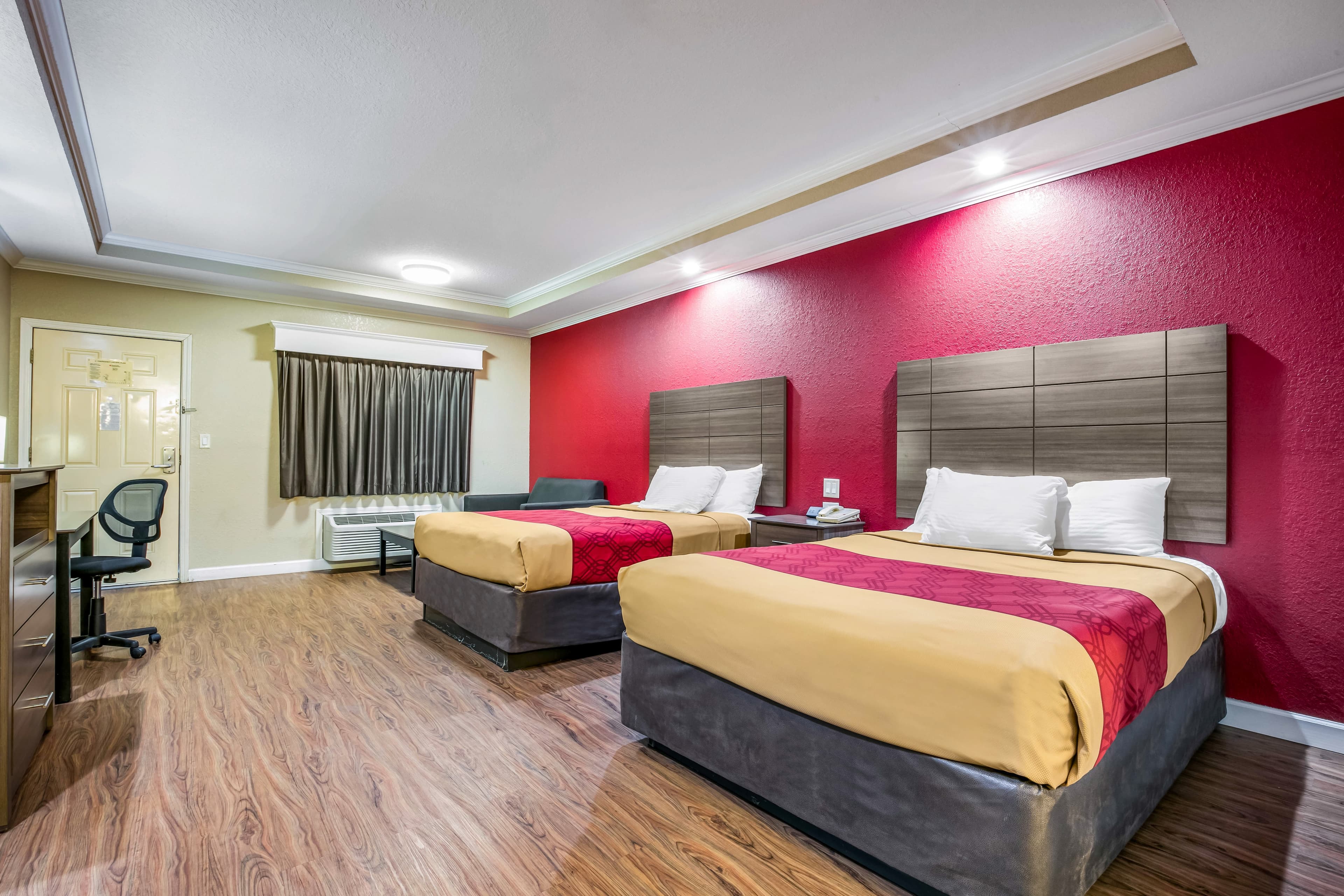 Econo Lodge Inn and Suites Horn Lake - Southhaven — 13