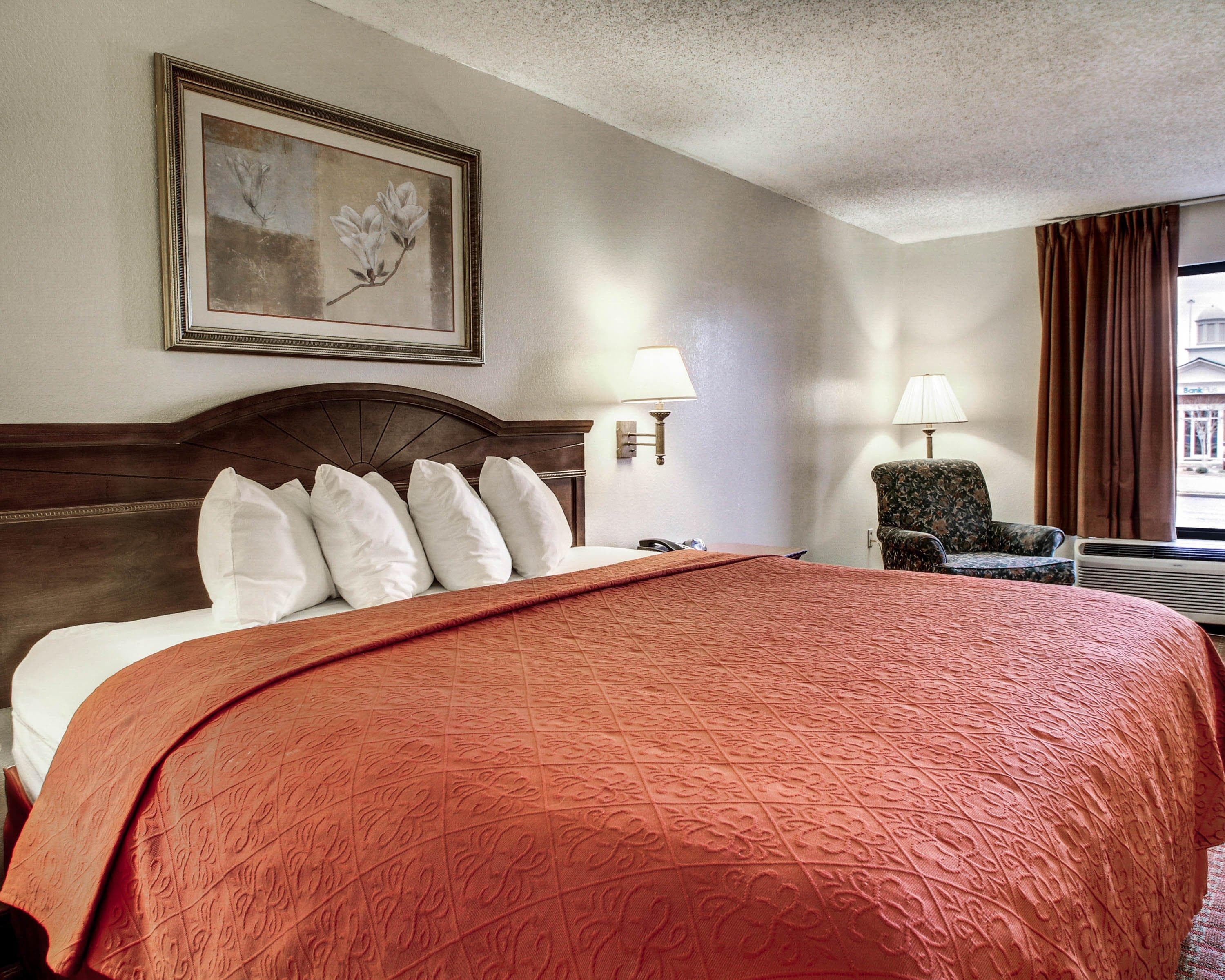 Quality Inn & Suites Clinton - Jackson West - Image 5