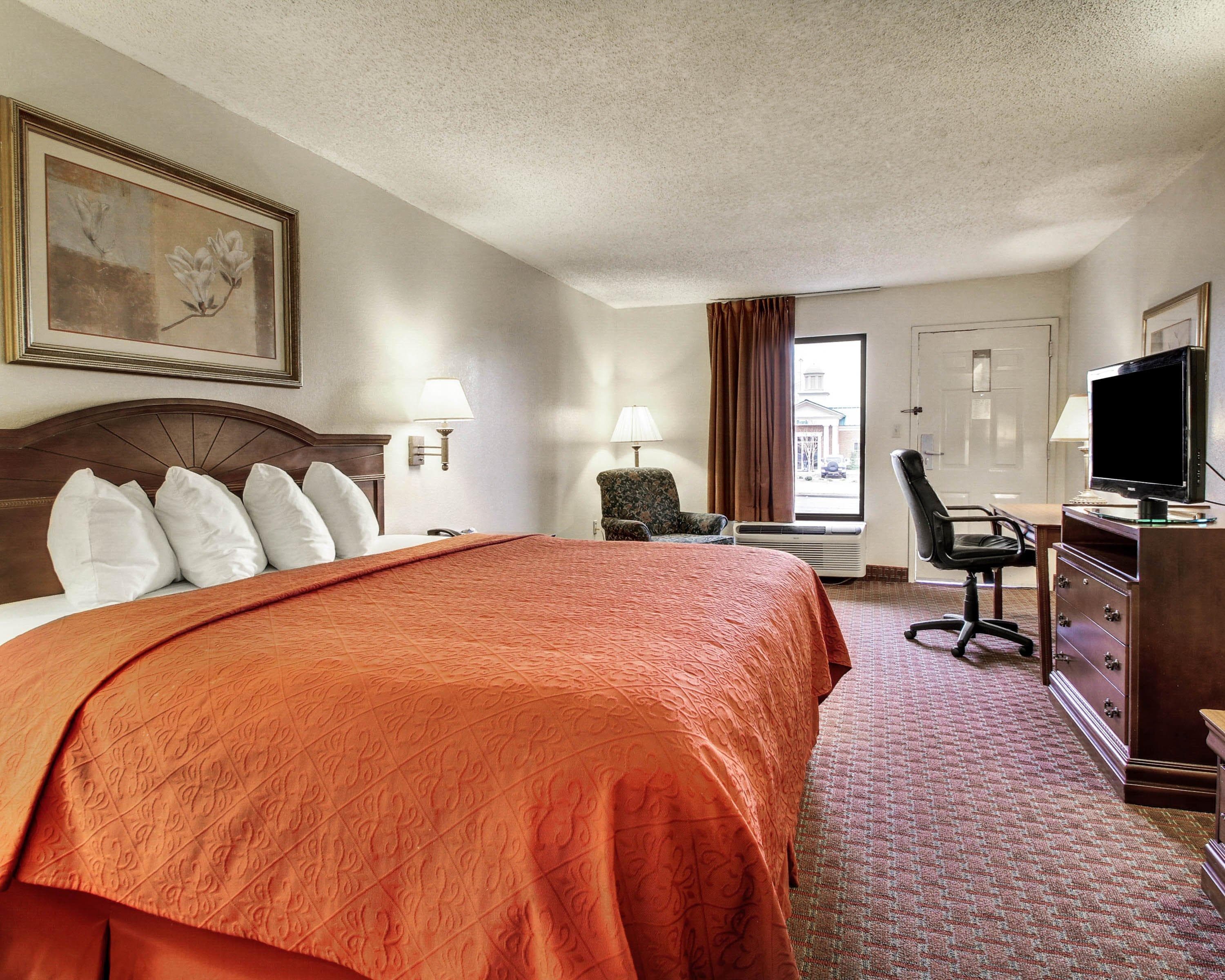 Quality Inn & Suites Clinton - Jackson West — 6