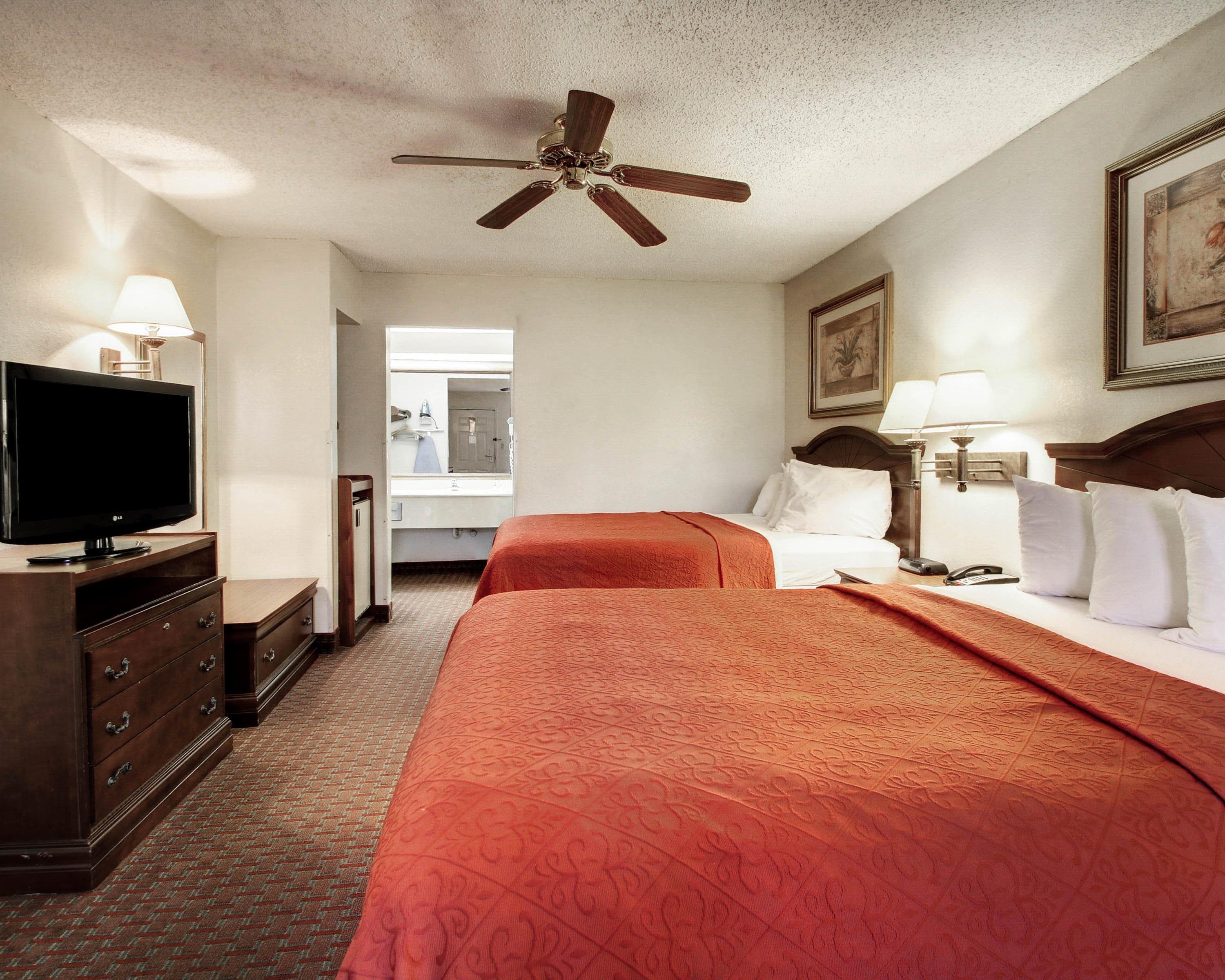 Quality Inn & Suites Clinton - Jackson West — 15